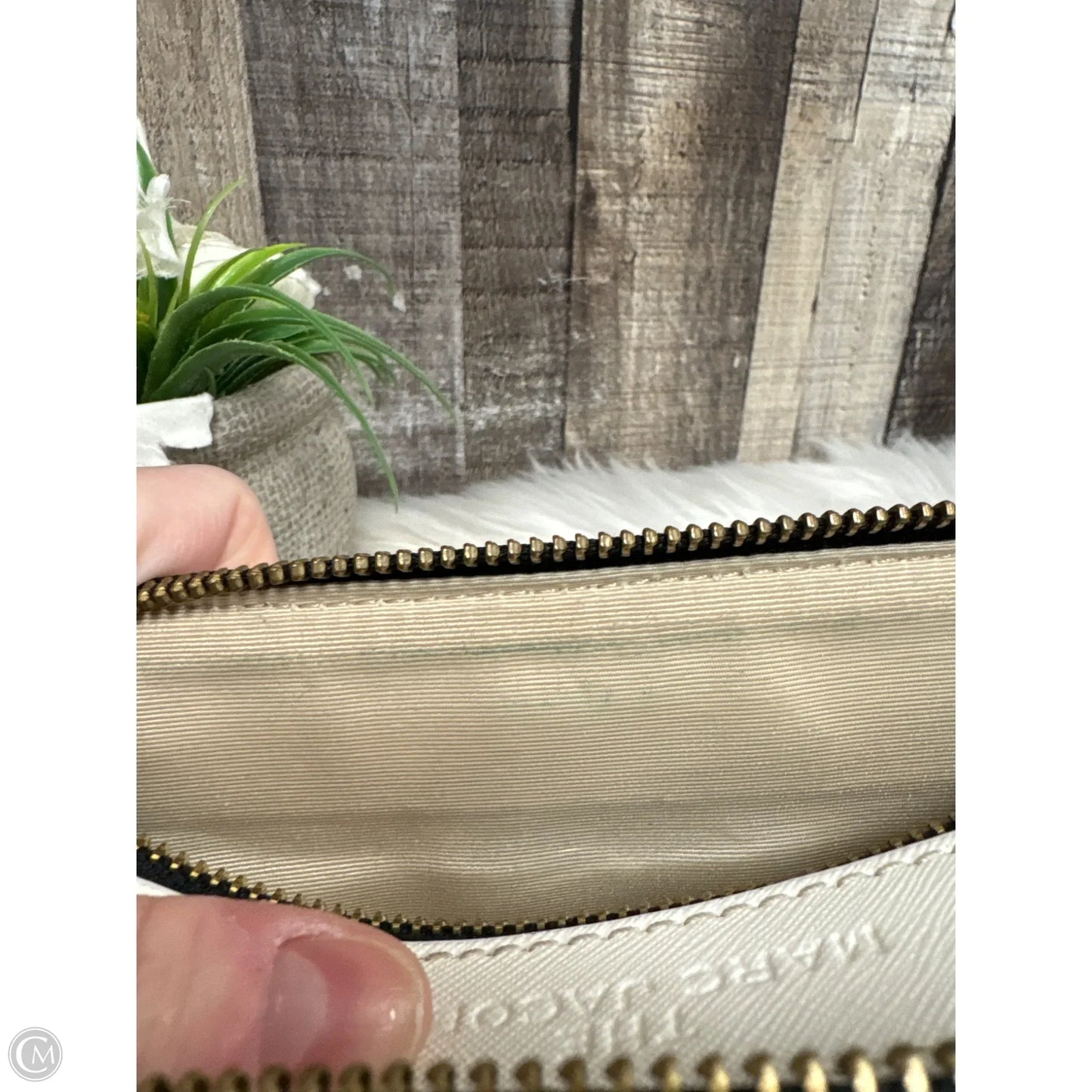 Crossbody Luxury Designer By Marc Jacobs, Size: Small