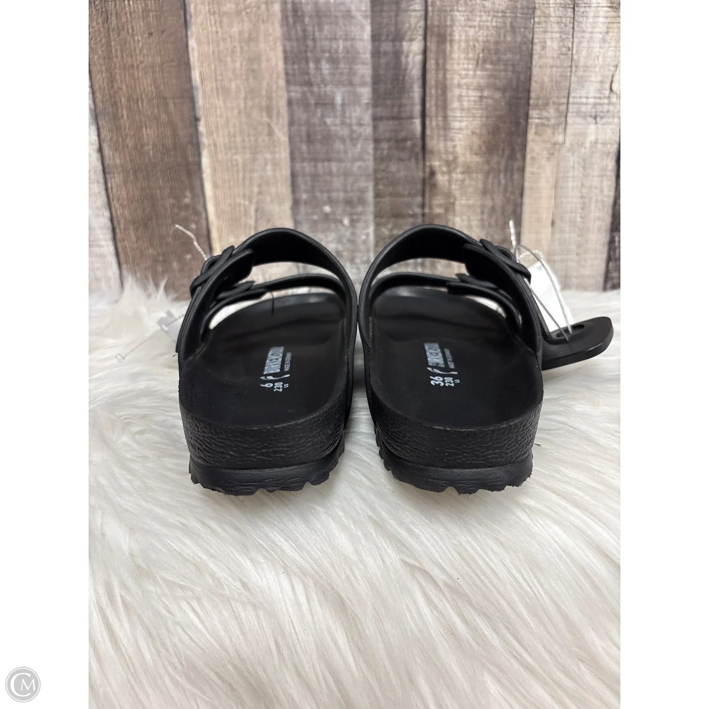 Sandals Flats By Birkenstock In Black, Size: 5