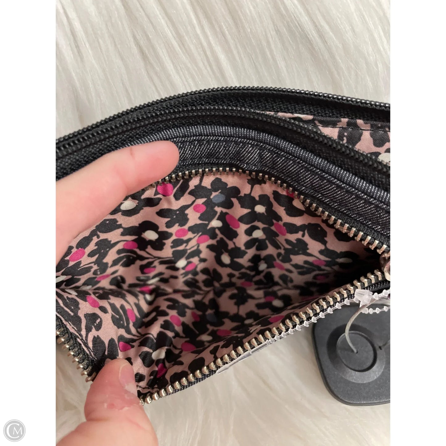 Wristlet By Vera Bradley, Size: Medium