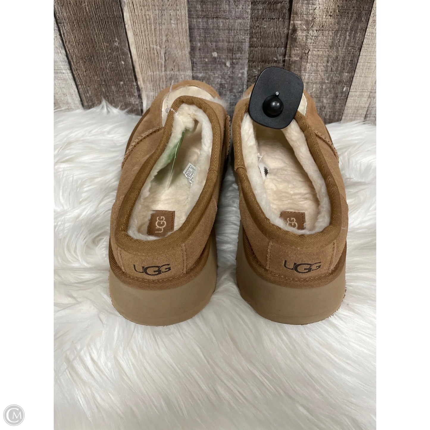 Shoes Designer By Ugg In Tan, Size: 10