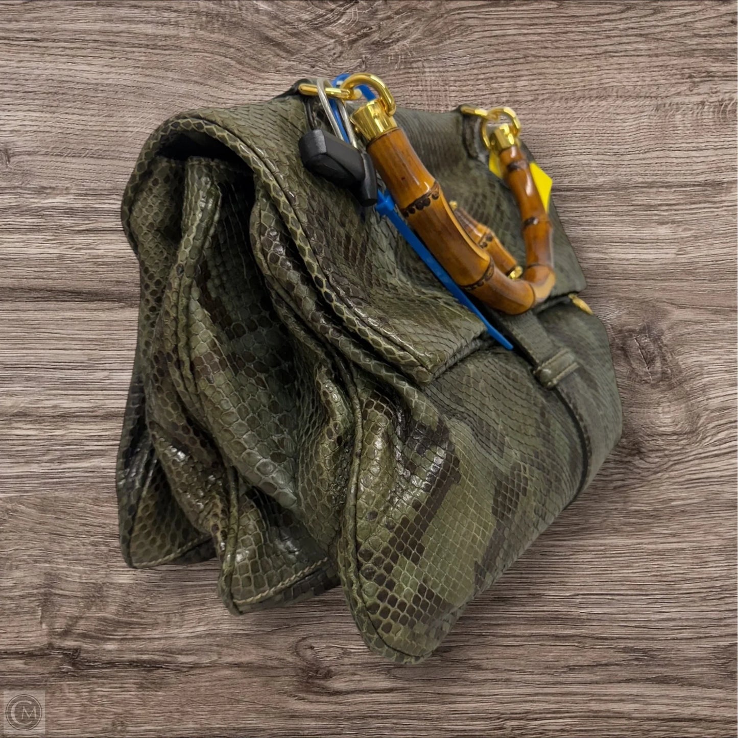 Handbag Luxury Designer By Gucci, Size: Medium