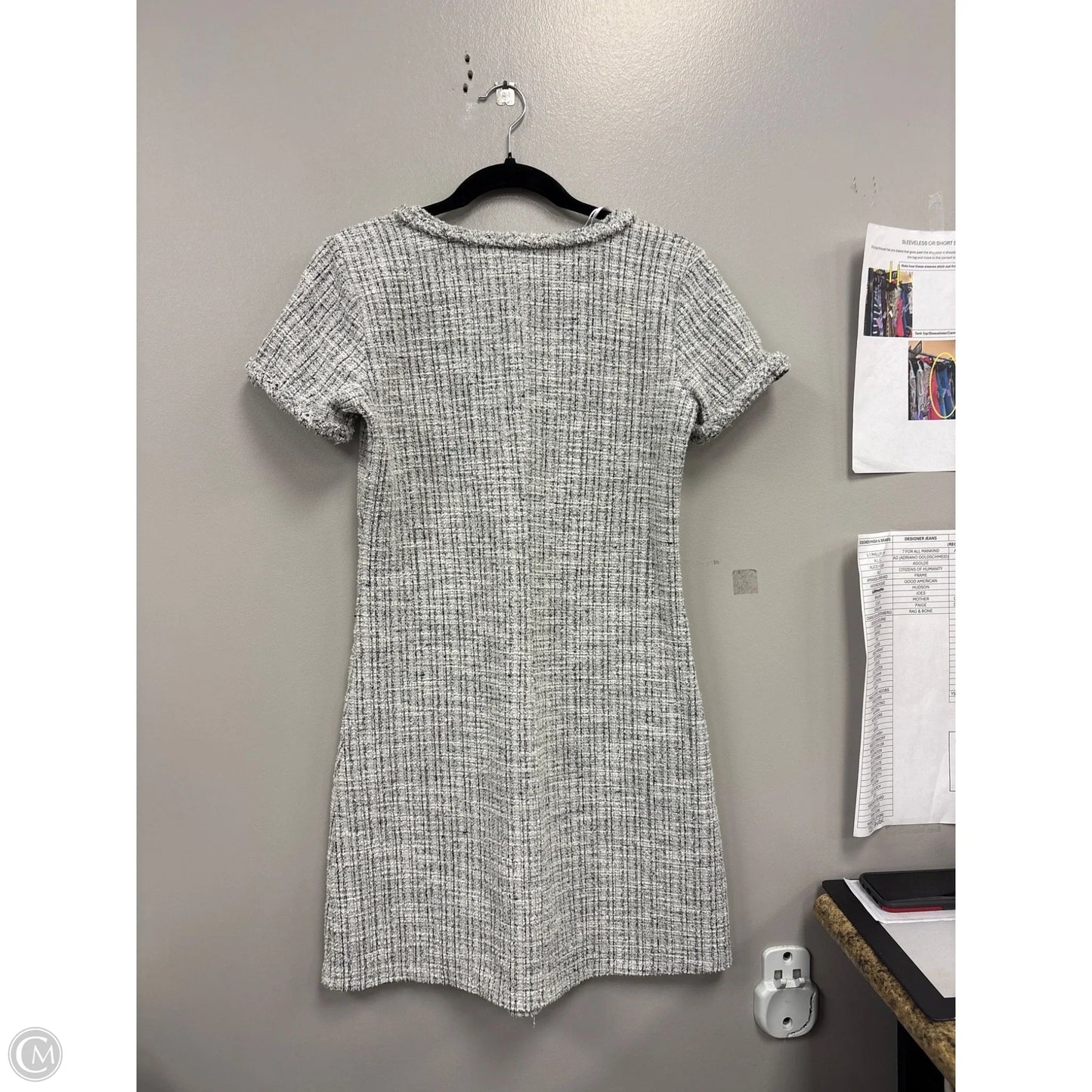 Dress Casual Short By Isaac Mizrahi In Green & White, Size: S