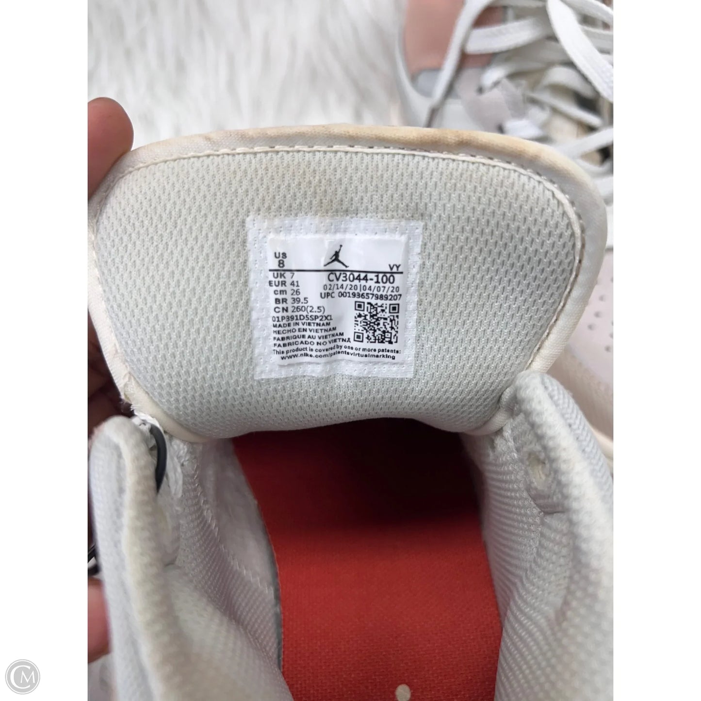 Shoes Sneakers By Nike In Cream & Tan, Size: 9.5