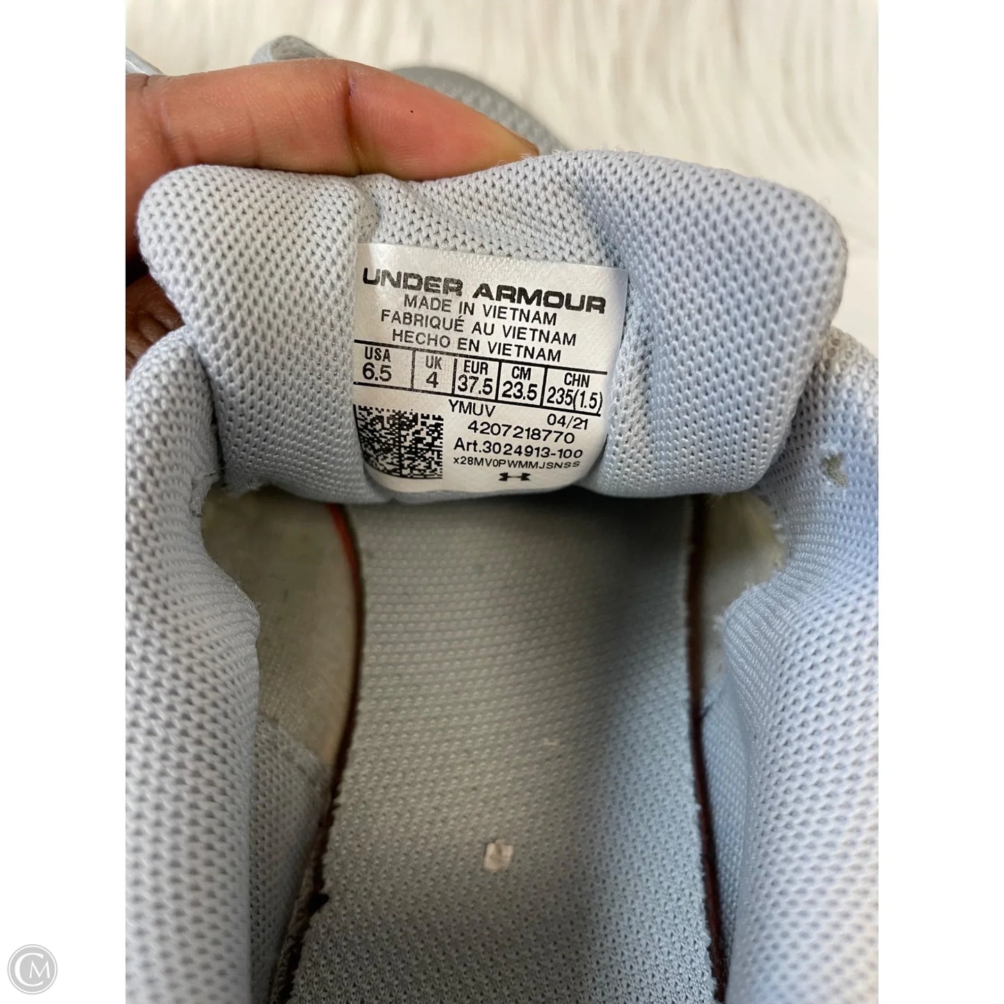 Shoes Athletic By Under Armour In Grey & White, Size: 6.5