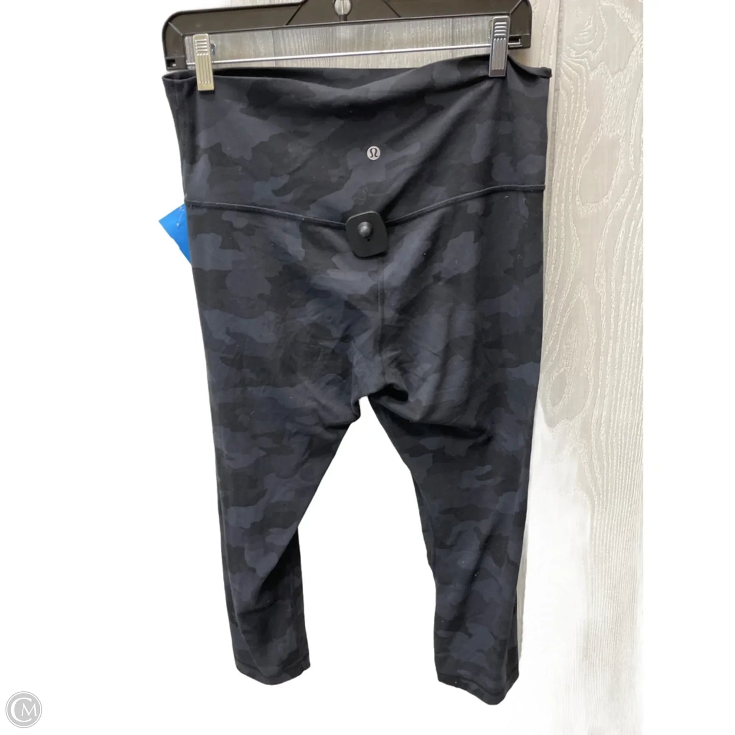 Athletic Leggings Capris By Lululemon In Camouflage Print, Size: L