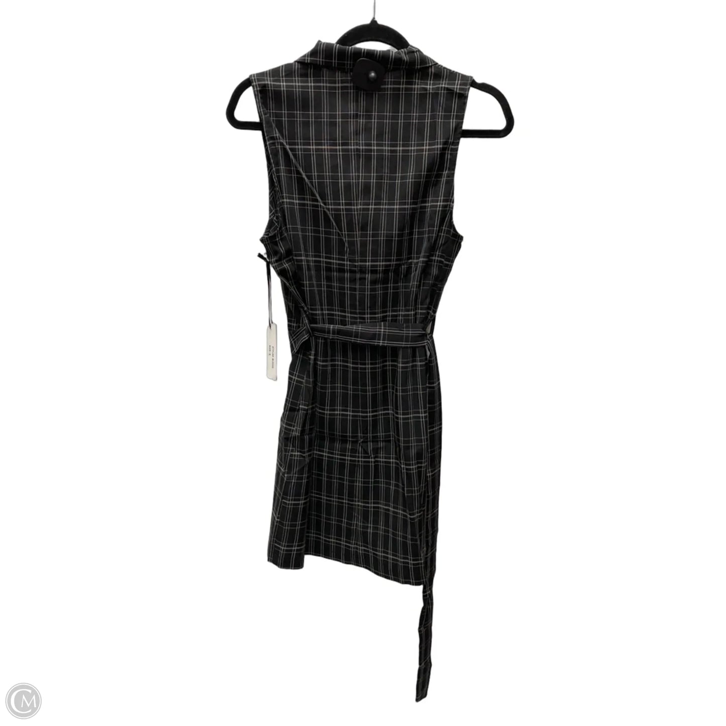 Dress Casual Short By Clothes Mentor In Plaid Pattern, Size: S