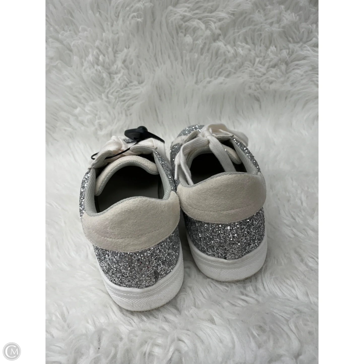 Shoes Sneakers By Party In Cream & Silver, Size: 9
