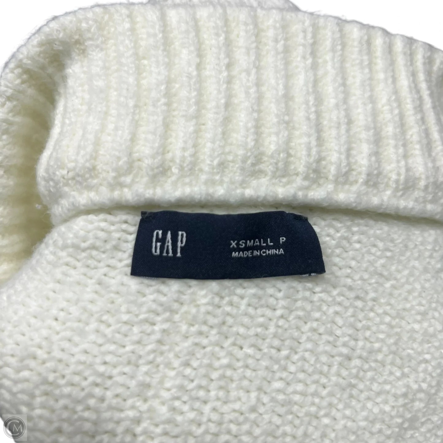 Sweater By Gap In Cream, Size: Xs