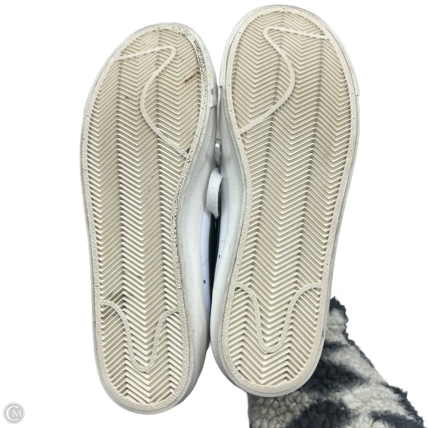 Shoes Sneakers By Nike In White, Size: 10