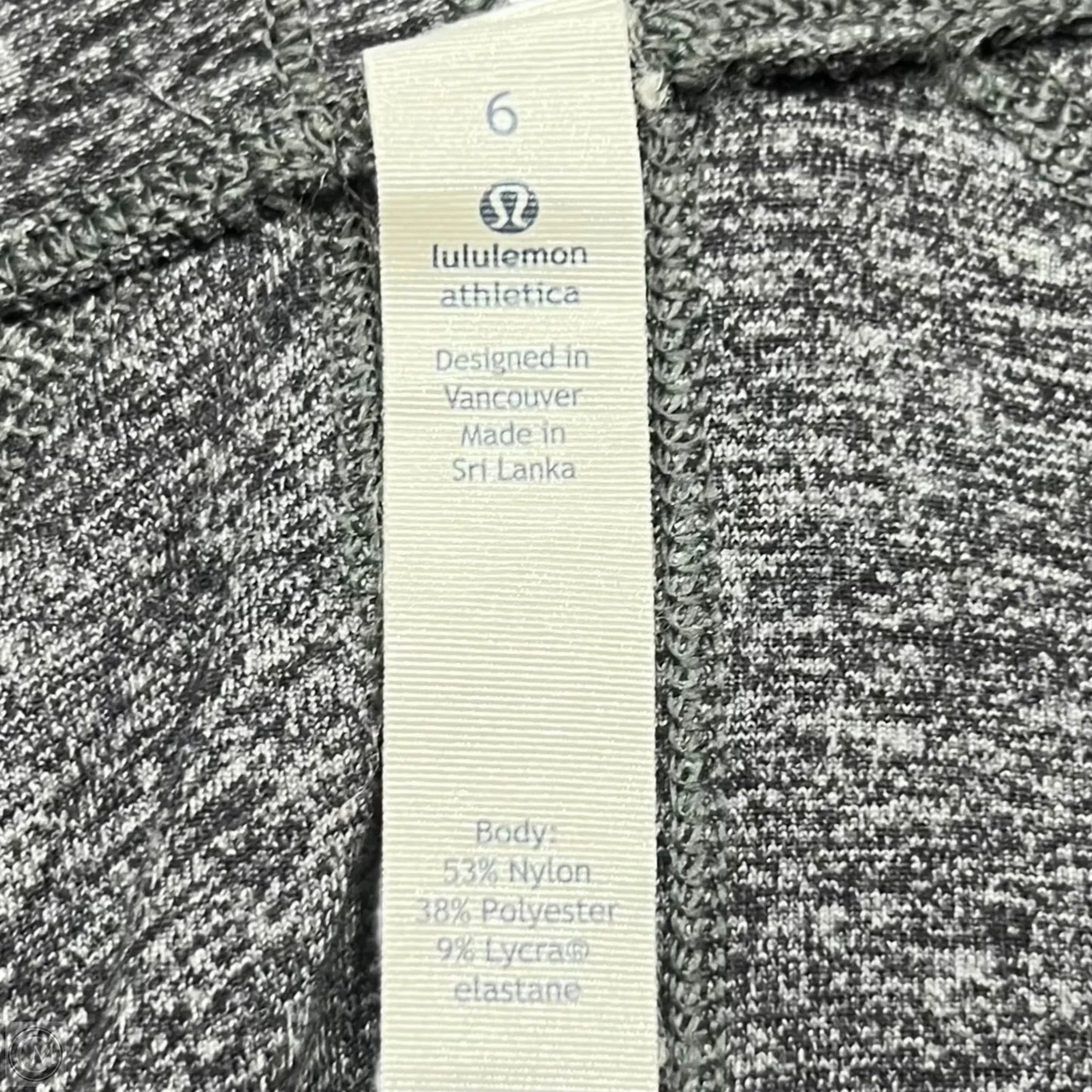 Athletic Top Long Sleeve Collar By Lululemon In Grey, Size: S