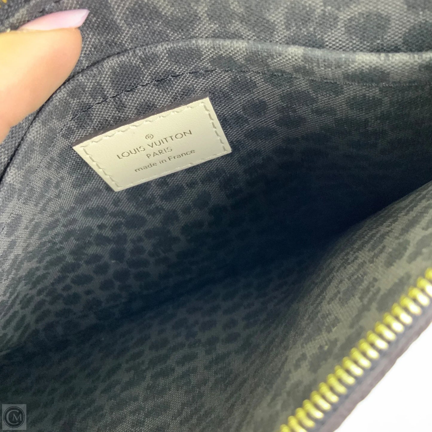 Wristlet Luxury Designer By Louis Vuitton, Size: Medium