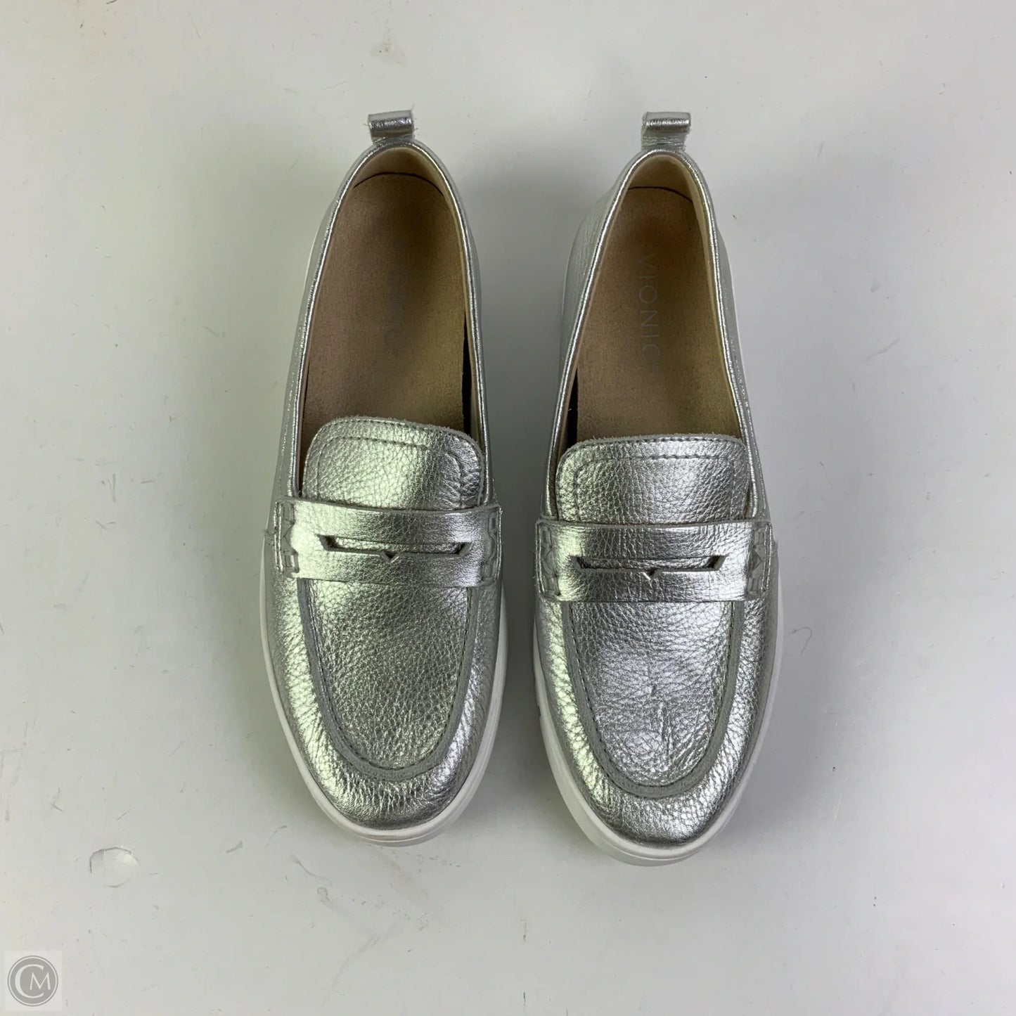 Shoes Flats By Vionic In Silver, Size: 8.5