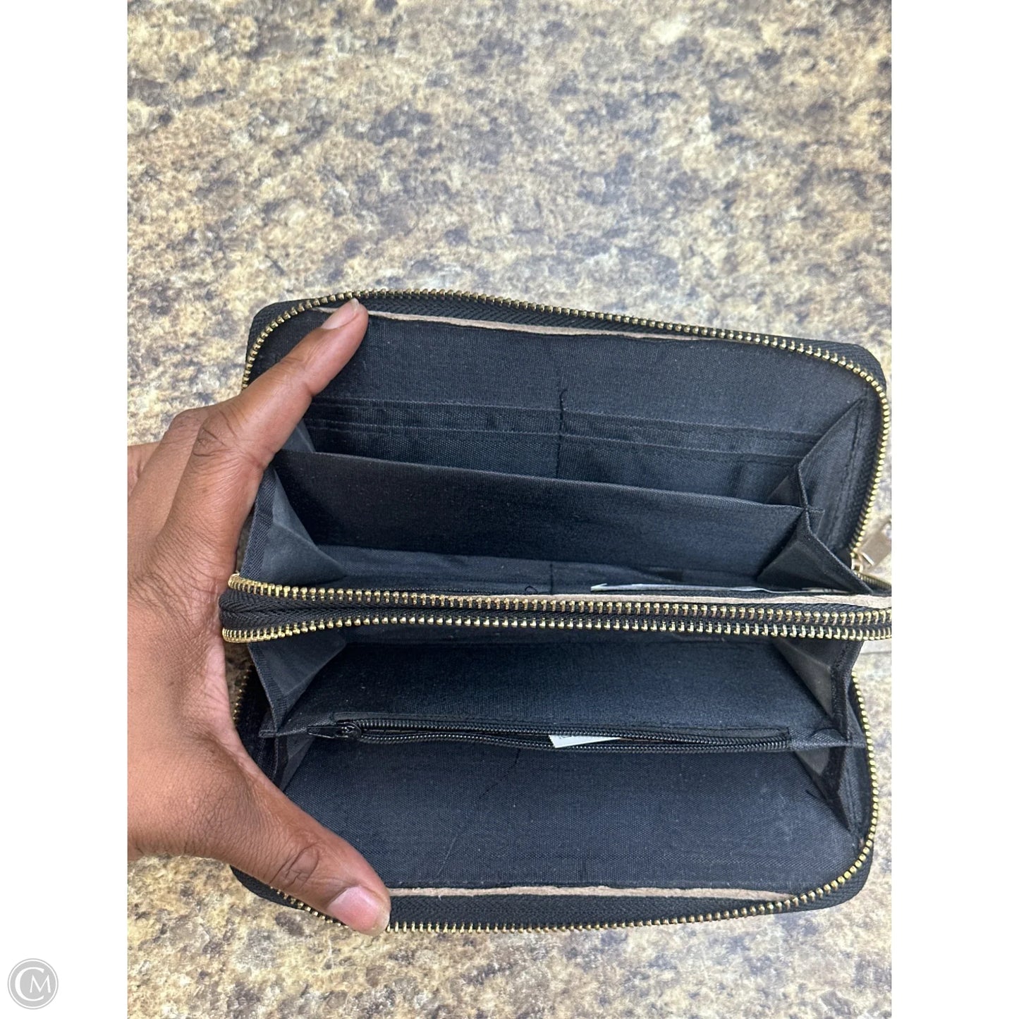 Wallet By Clothes Mentor, Size: Medium
