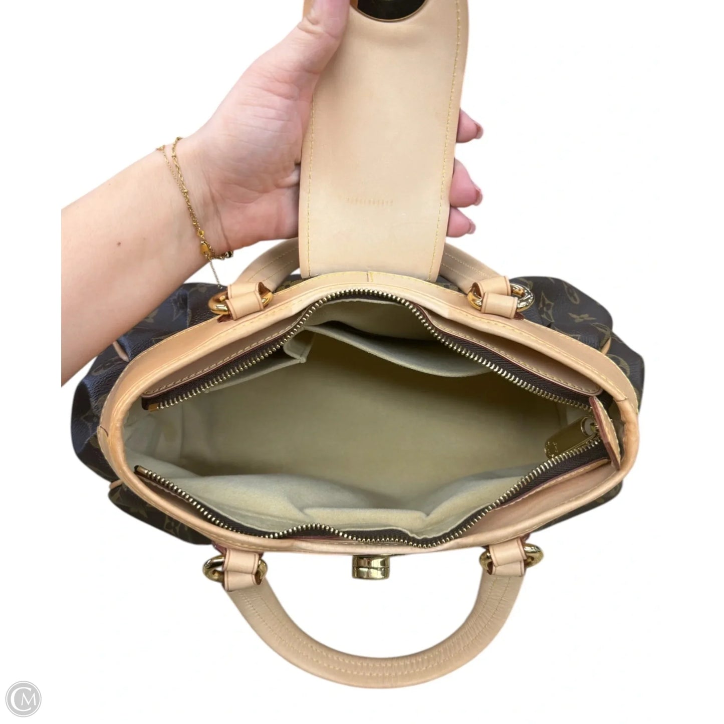 Handbag Luxury Designer By Louis Vuitton, Size: Medium