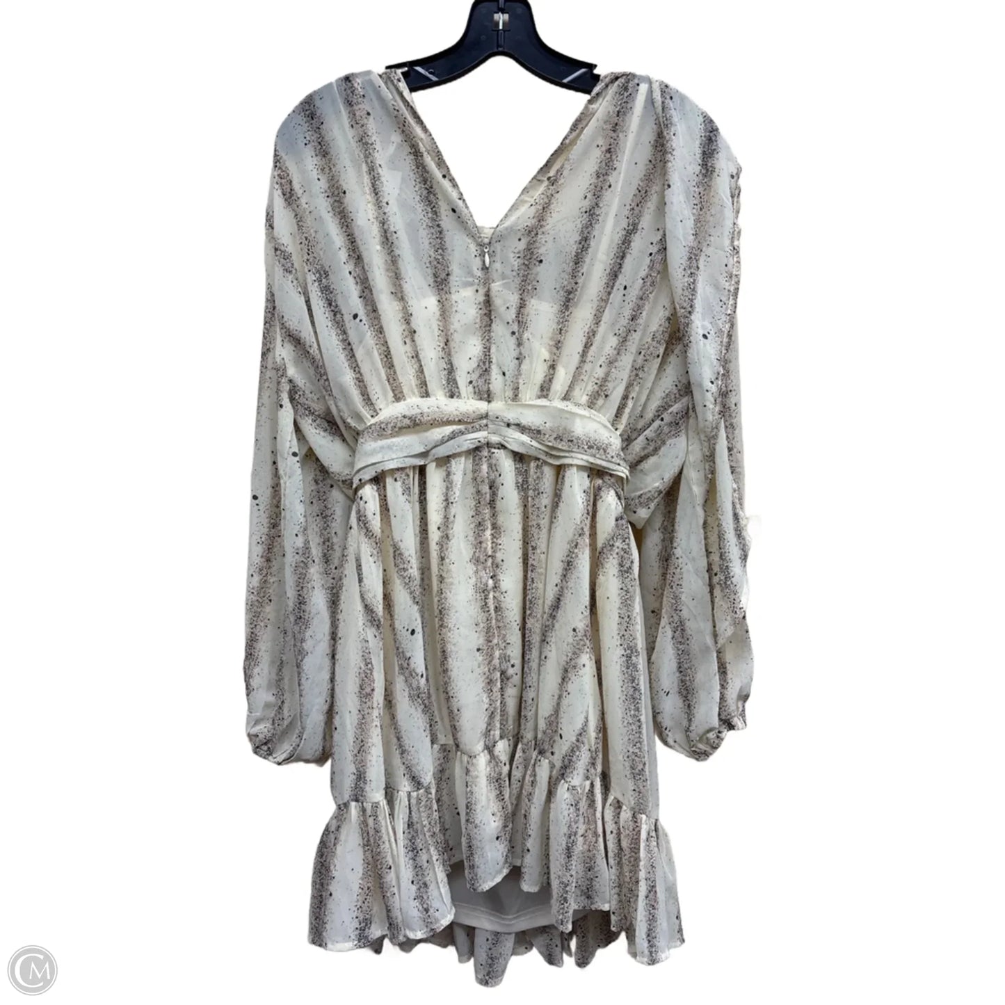 Dress Casual Short By Entro In Beige, Size: M