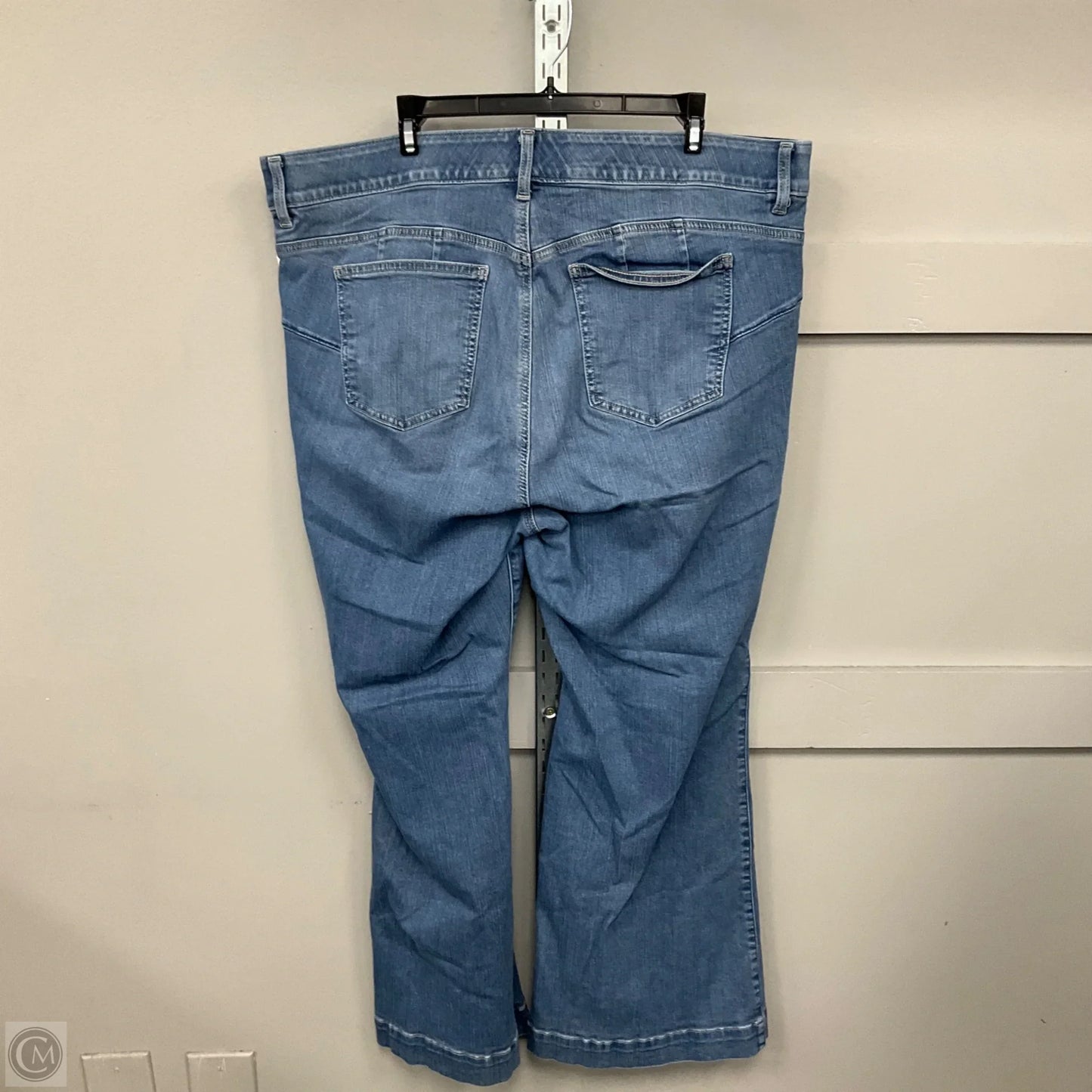 Jeans Flared By Torrid In Blue Denim, Size: 22