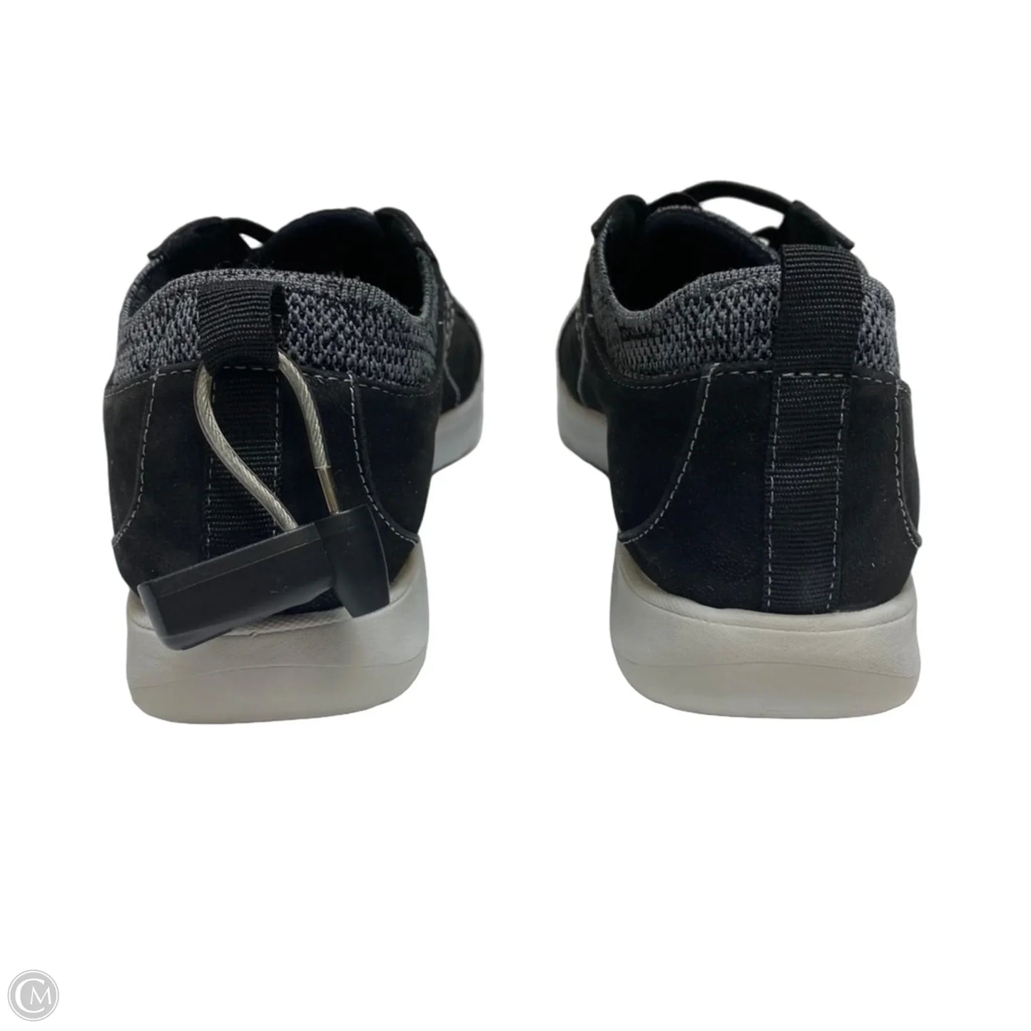 Shoes Sneakers By Clarks In Black, Size: 9.5