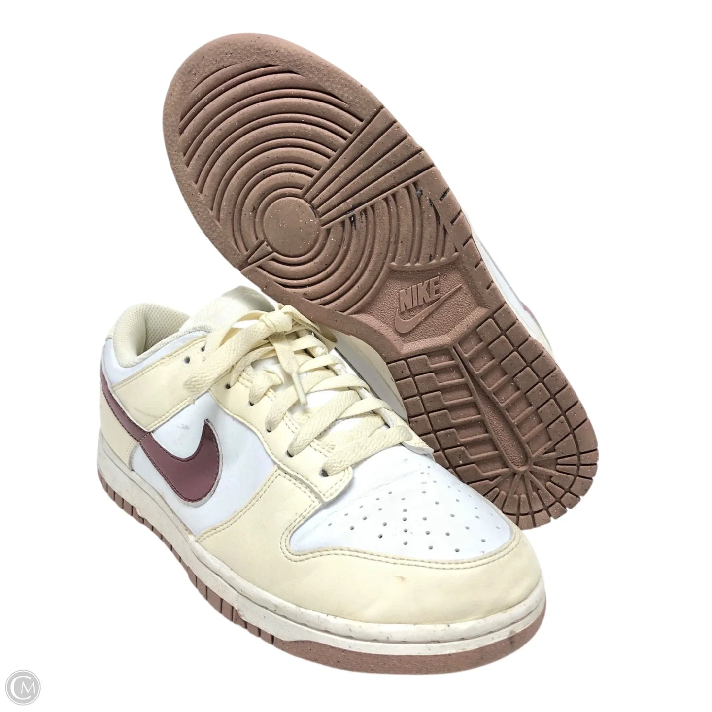 Shoes Sneakers By Nike In Cream & White, Size: 9.5