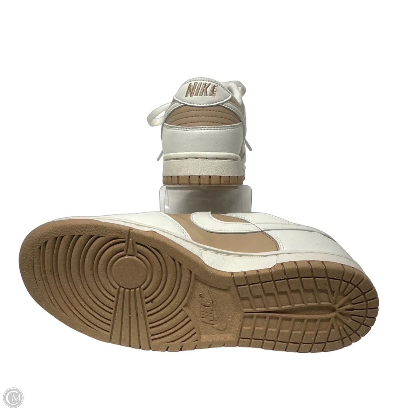 Shoes Sneakers By Nike In Cream & Tan, Size: 9
