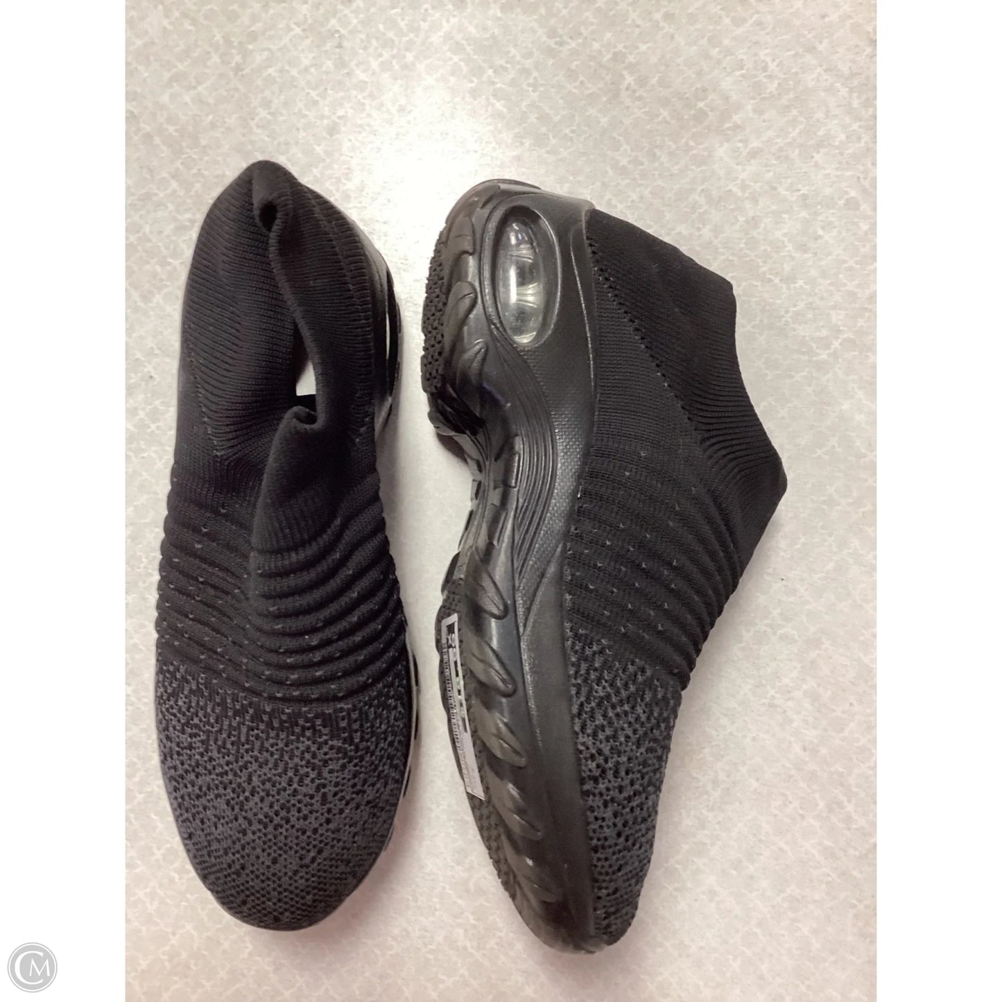 Shoes Athletic By Clothes Mentor In Black, Size: 7