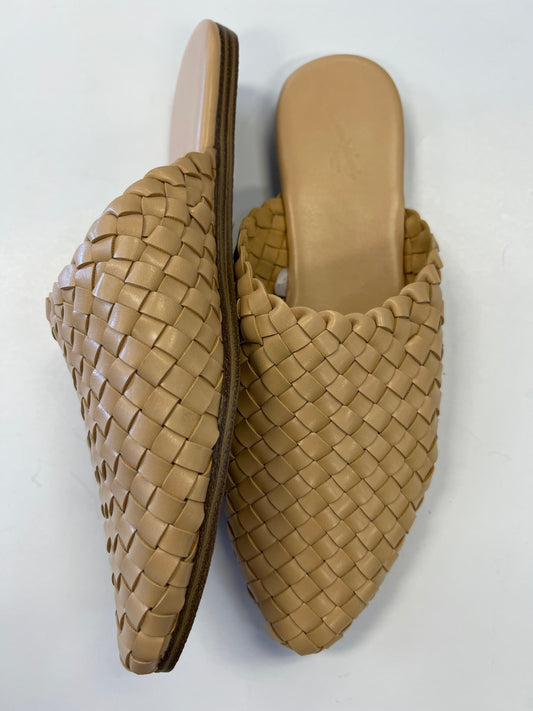 Shoes Flats By Universal Thread  Size: 8.5
