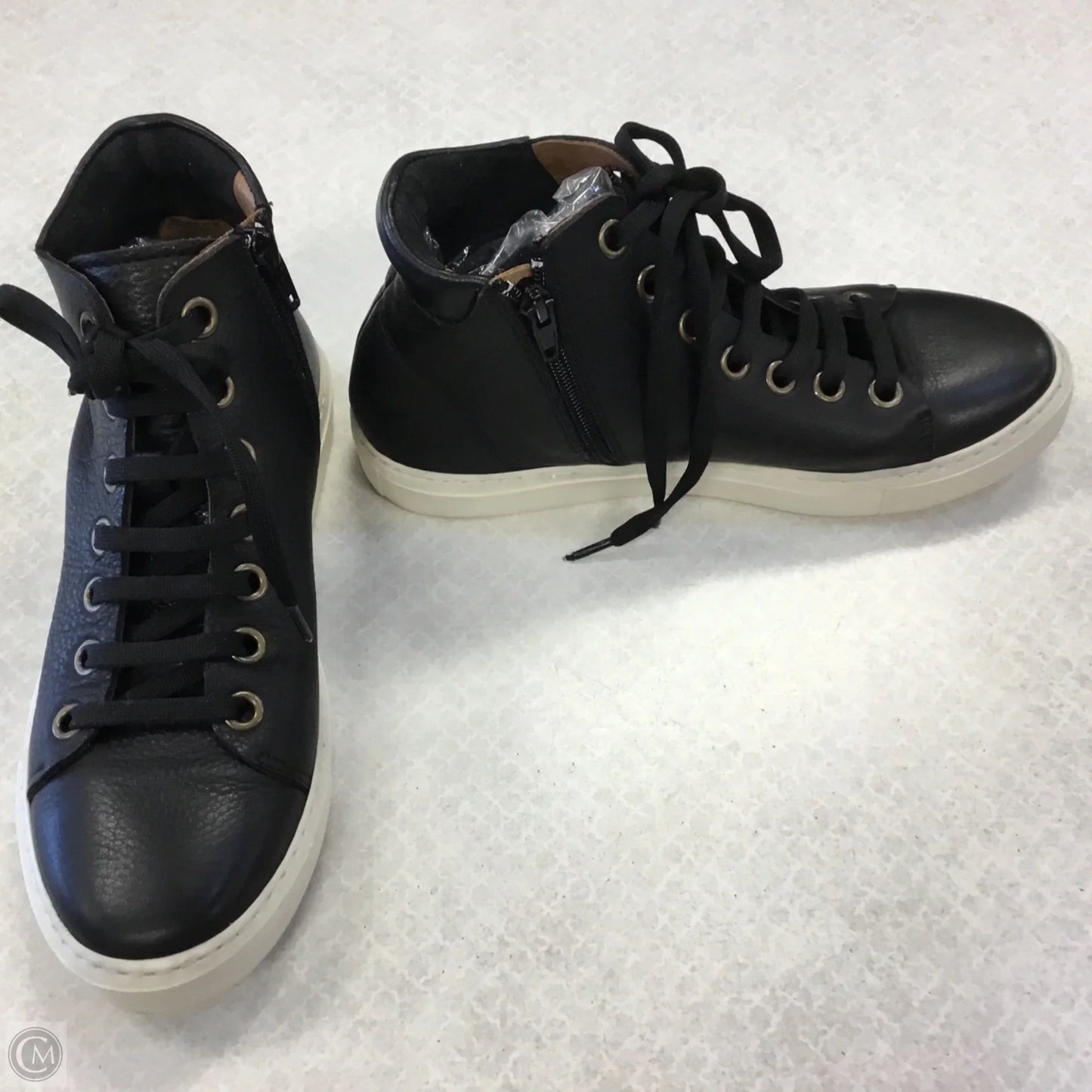 Shoes Sneakers By Bueno In Black, Size: 6.5