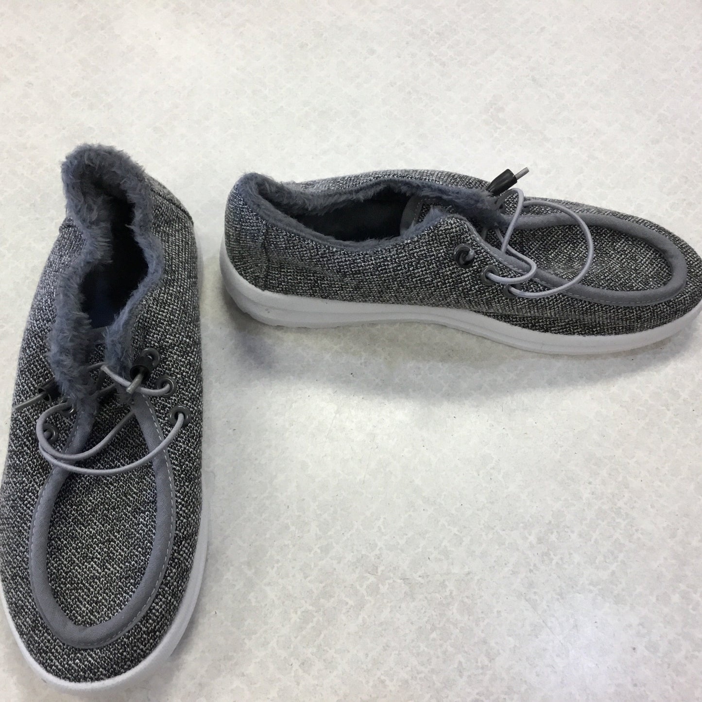 Shoes Flats By Clothes Mentor In Grey, Size: 6.5