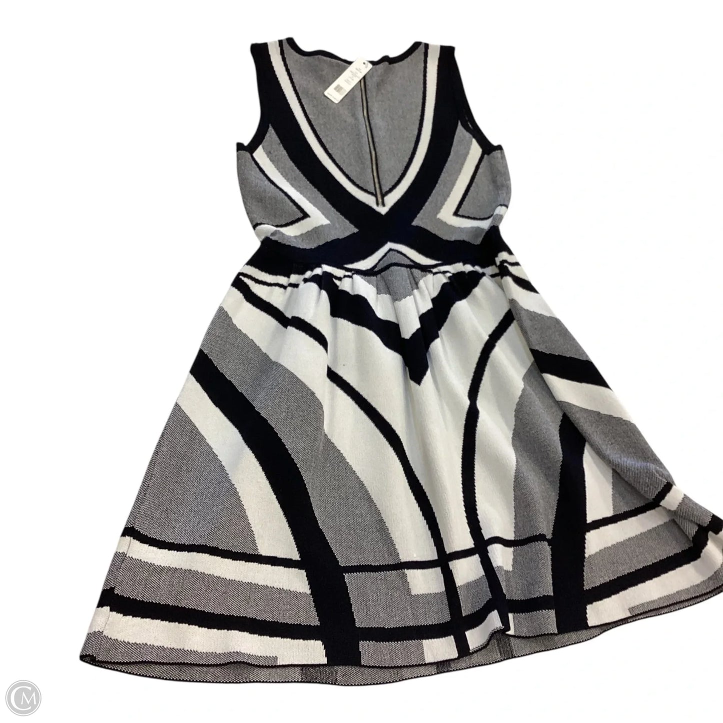 Dress Casual Short By Romeo And Juliet In Black & White, Size: M