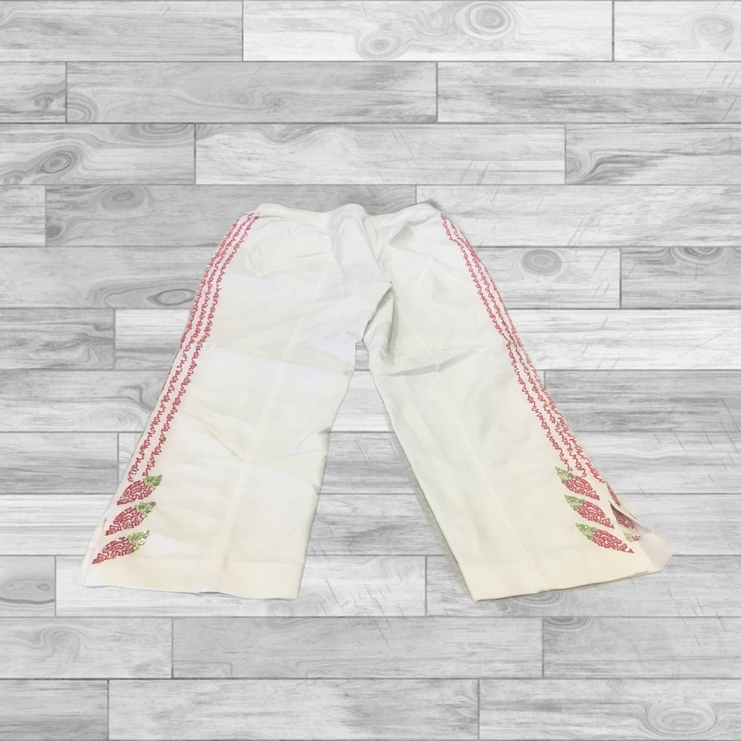 Capris By Cmc Size: 8