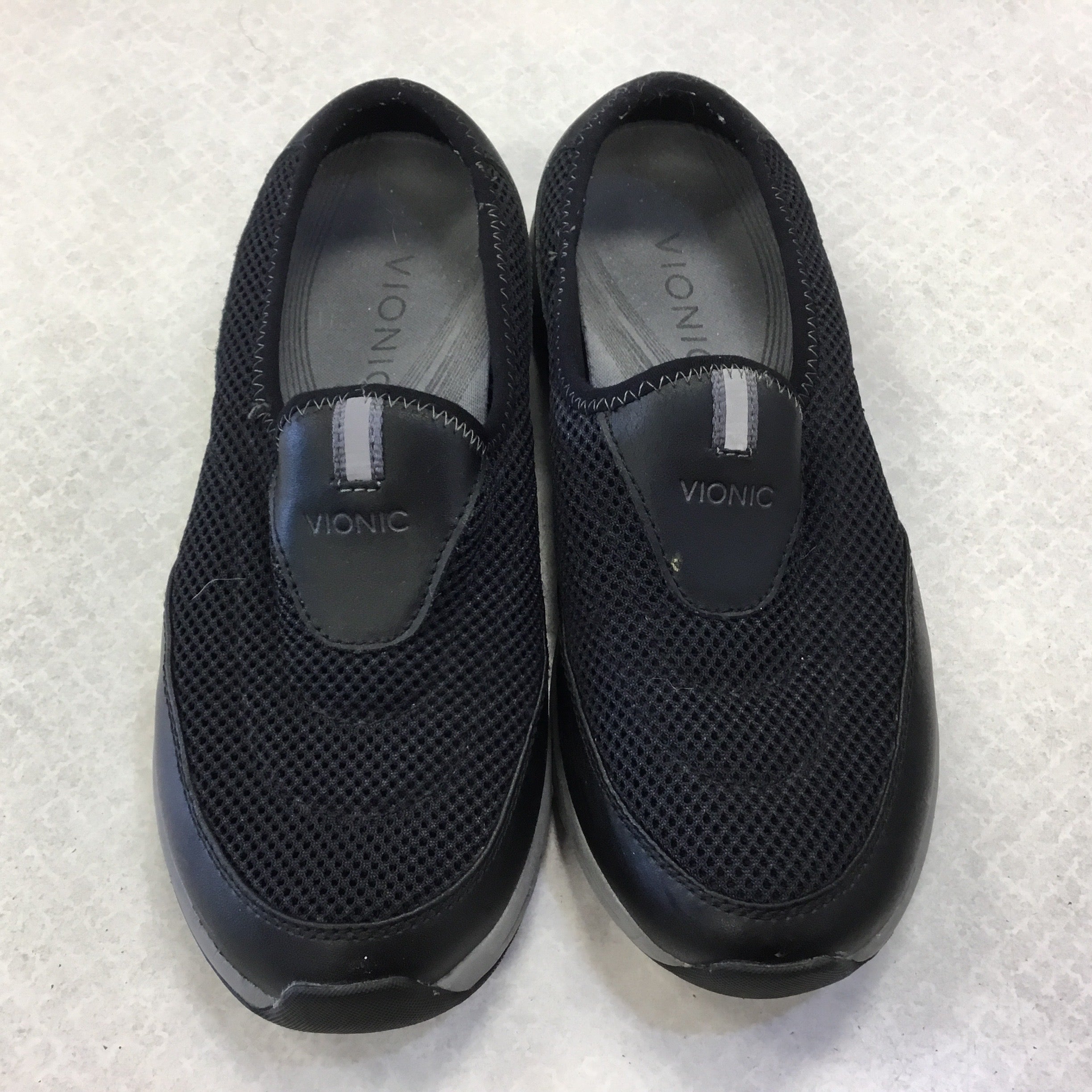 vionic hiking footwear