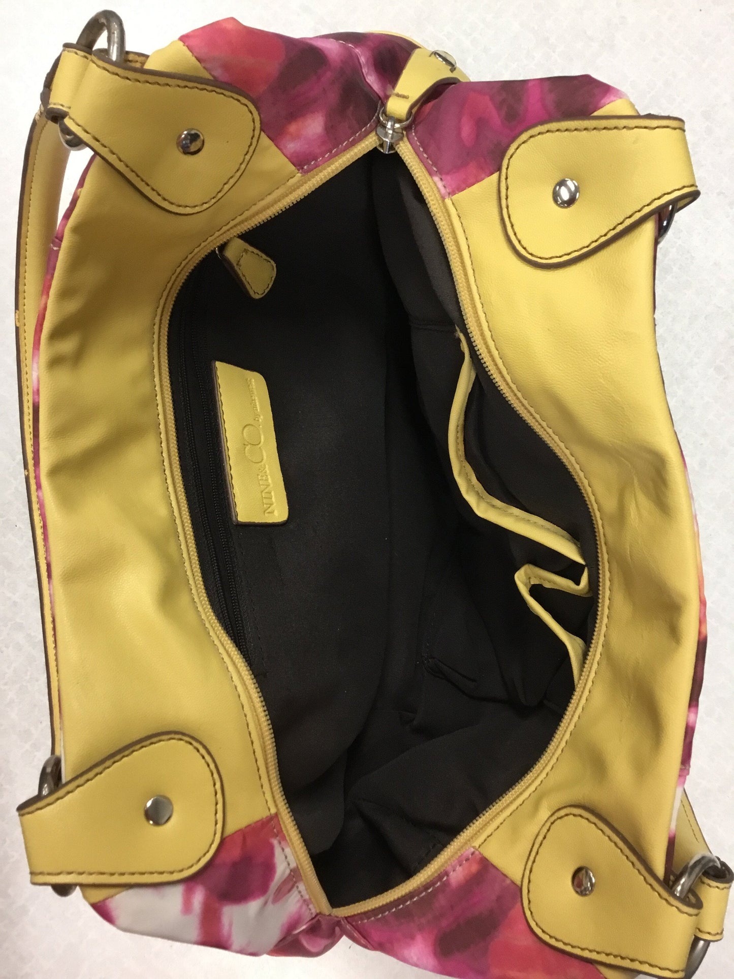 Handbag By Nine And Company Size: Medium