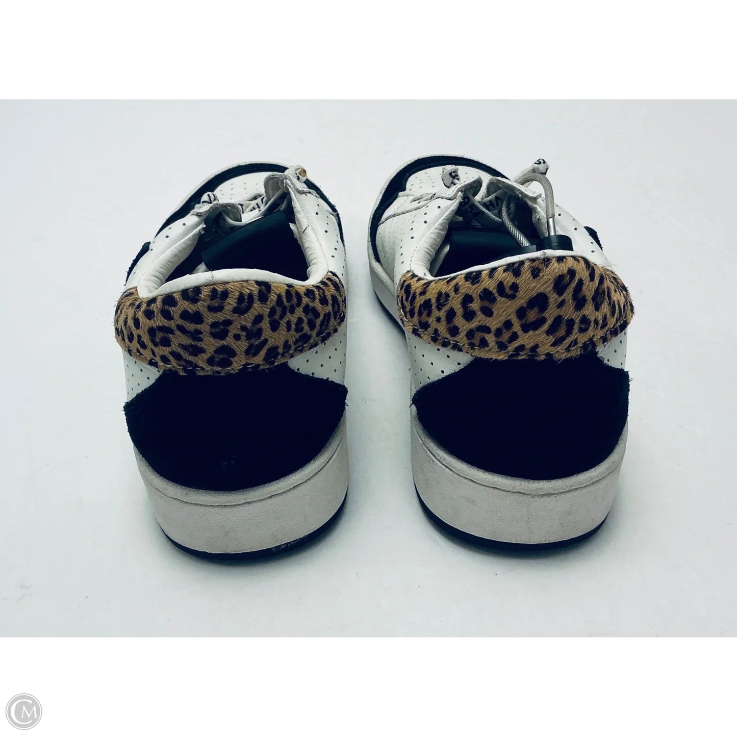 Shoes Sneakers By Vintage In White, Size: 9