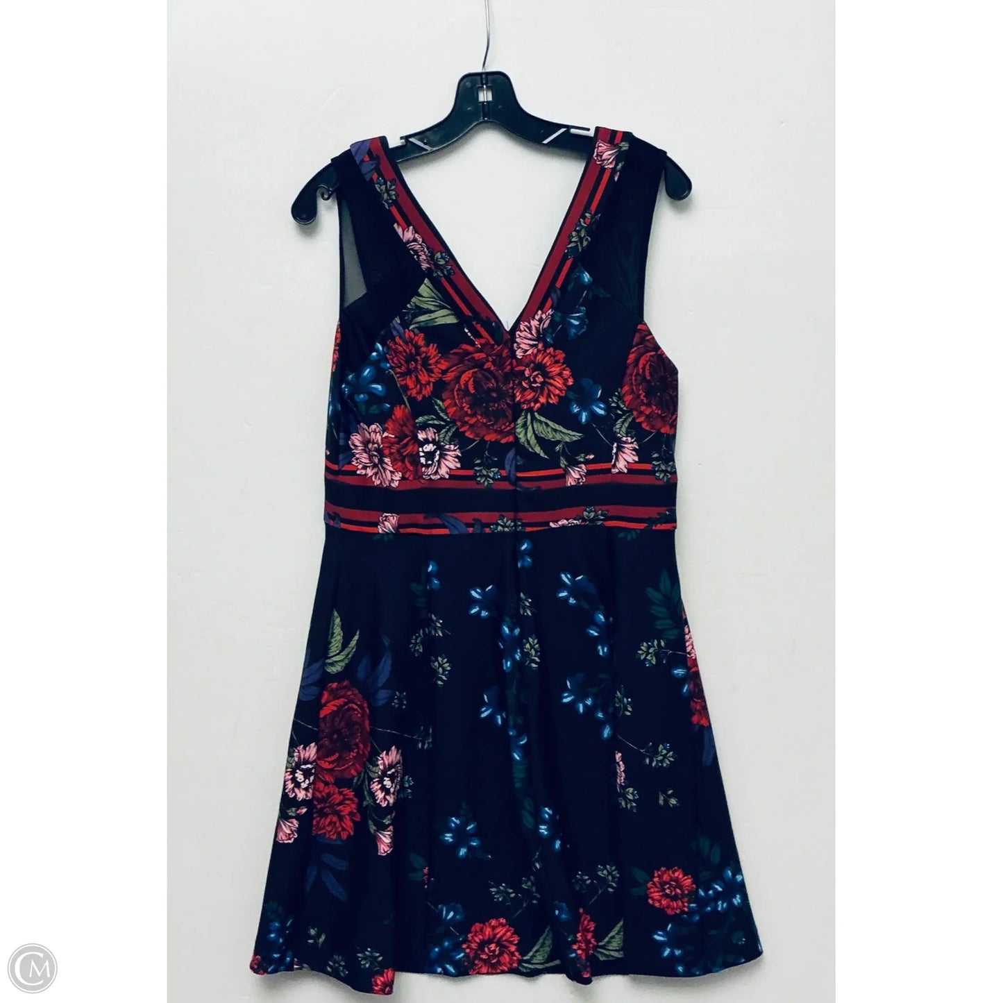 Dress Casual Short By Guess In Black, Size: 14