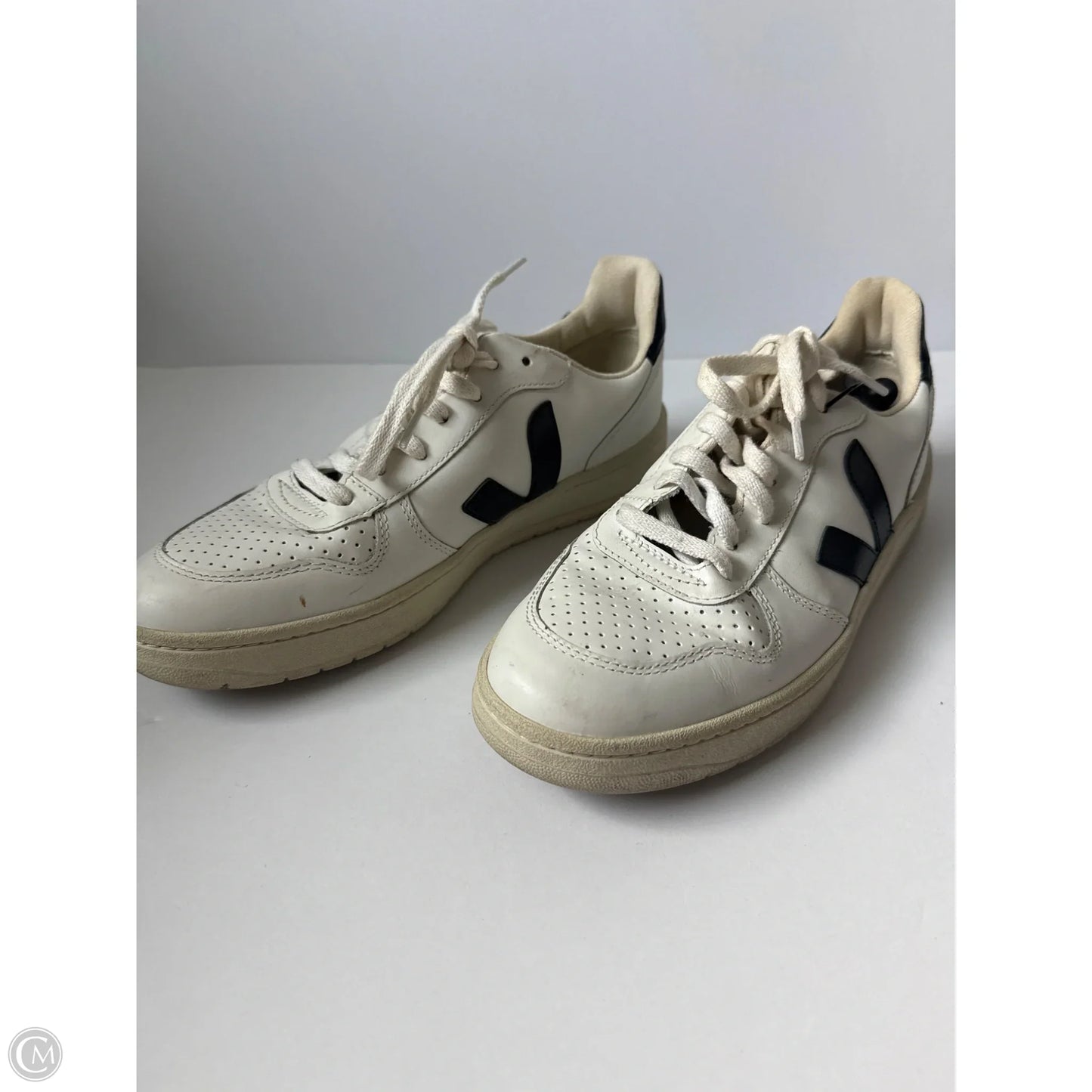 Shoes Sneakers By Veja In White, Size: 9