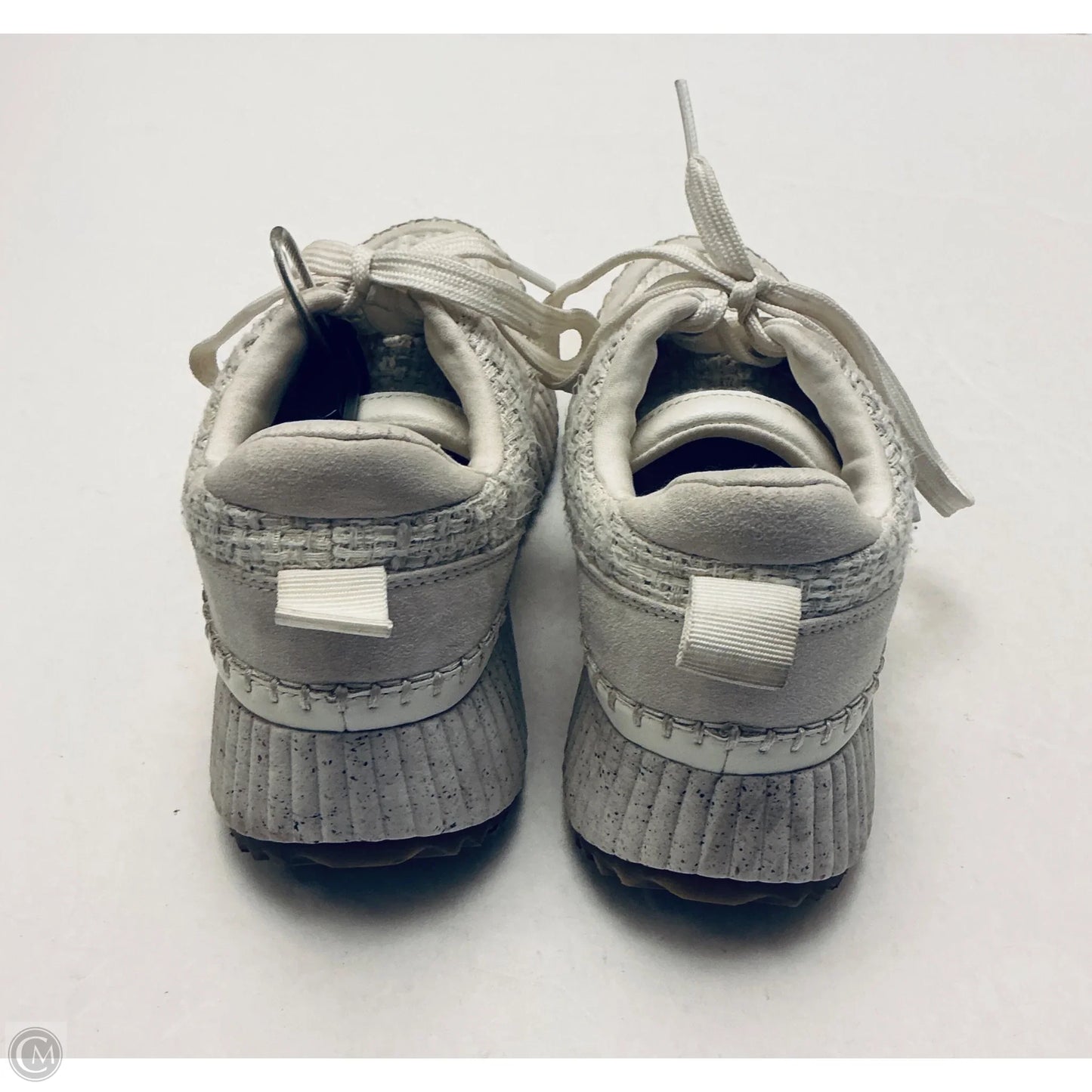 Shoes Sneakers By Universal Thread In White, Size: 7.5