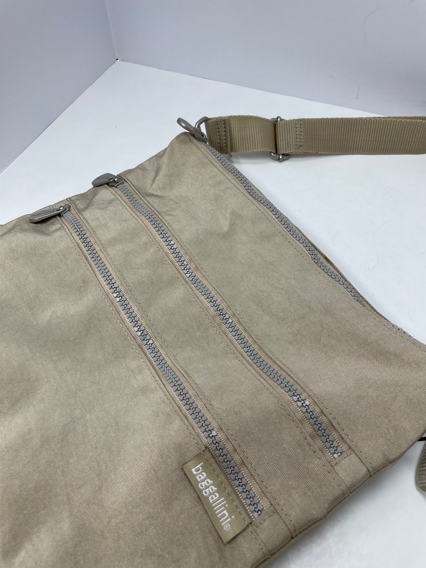 Crossbody By Baggallini, Size: Small