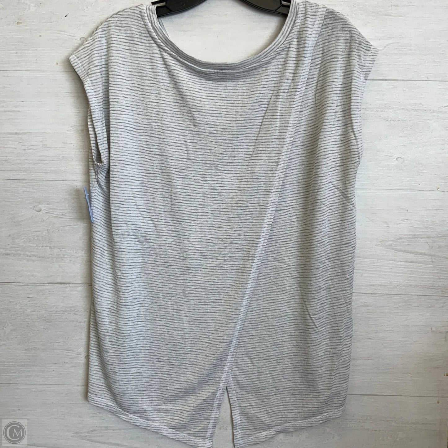 Athletic Top Short Sleeve By Athleta In Grey, Size: M