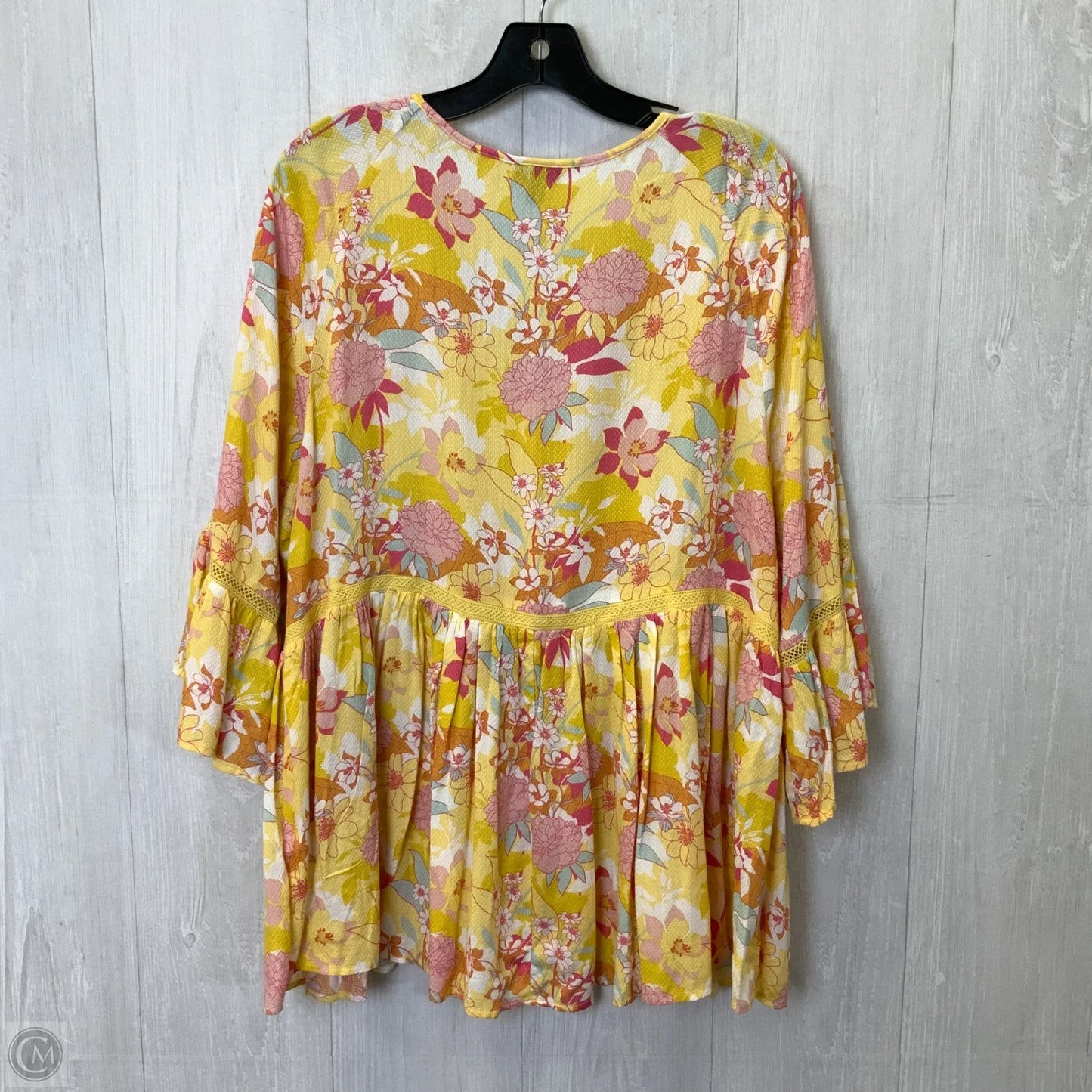 Top Long Sleeve By Torrid In Yellow, Size: 1x