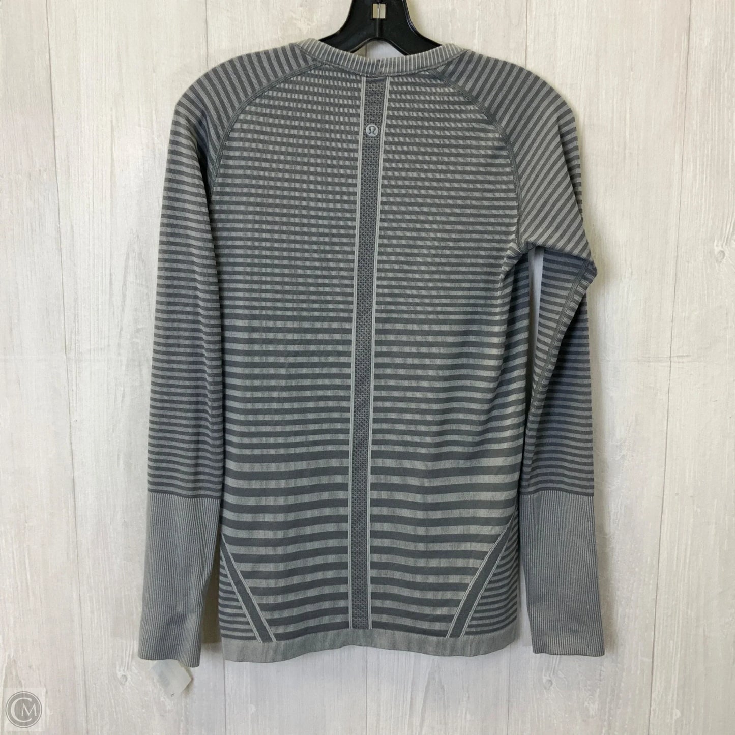 Athletic Top Long Sleeve Crewneck By Lululemon In Grey, Size: M