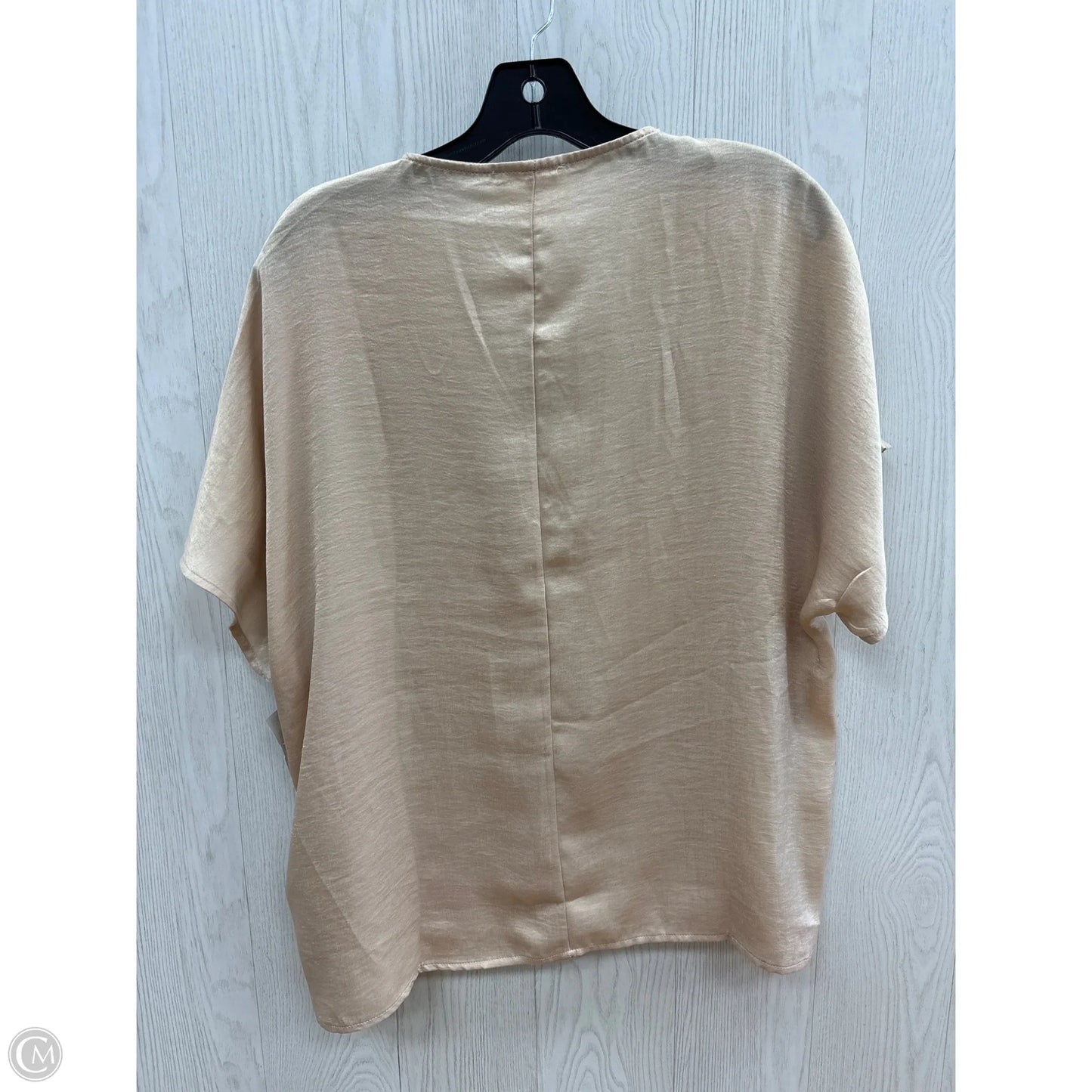 Top Short Sleeve By Andree By Unit In Cream, Size: M