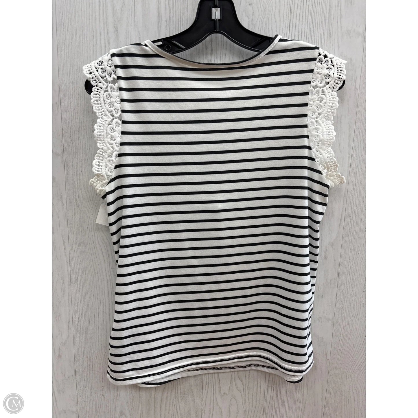 Top Short Sleeve By Shein In Striped Pattern, Size: M
