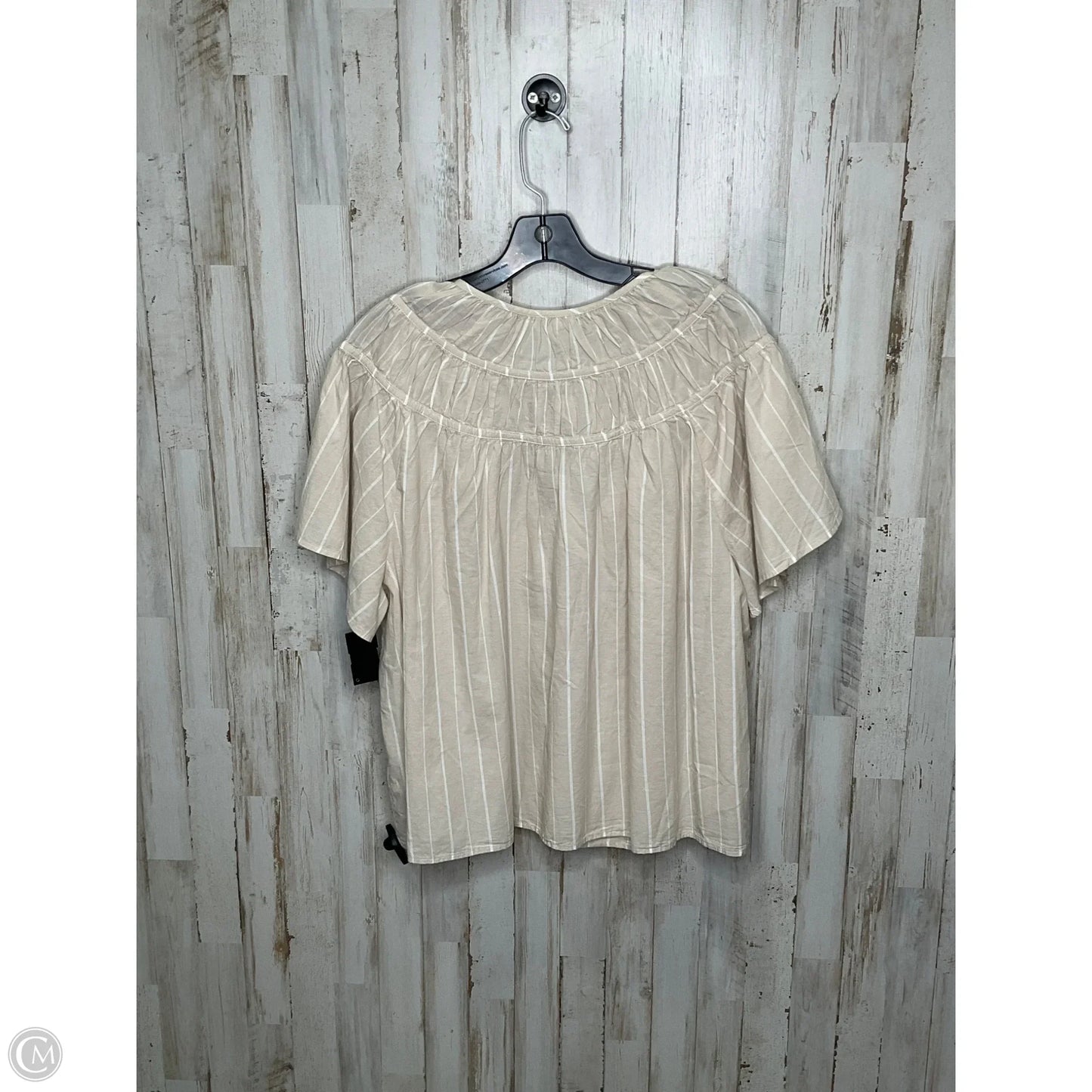 Top Short Sleeve By Old Navy In Tan, Size: 1x