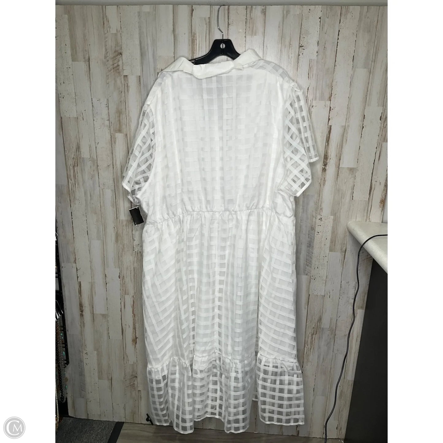 Dress Casual Short By Bloomchic In White, Size: 4x