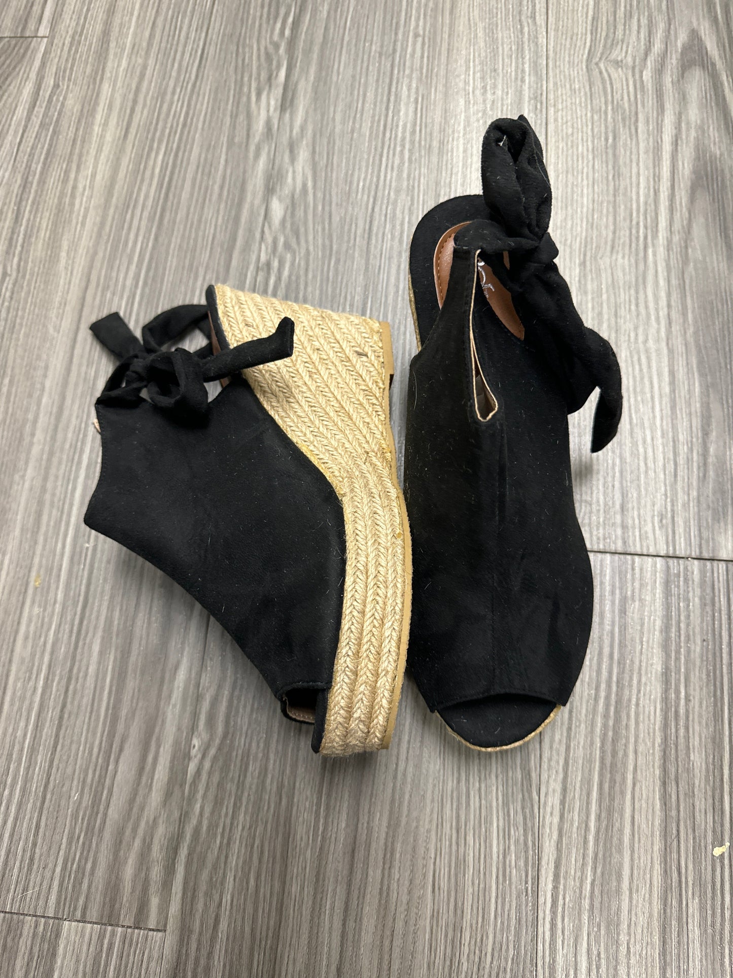 Sandals Heels Wedge By Refresh Size: 11