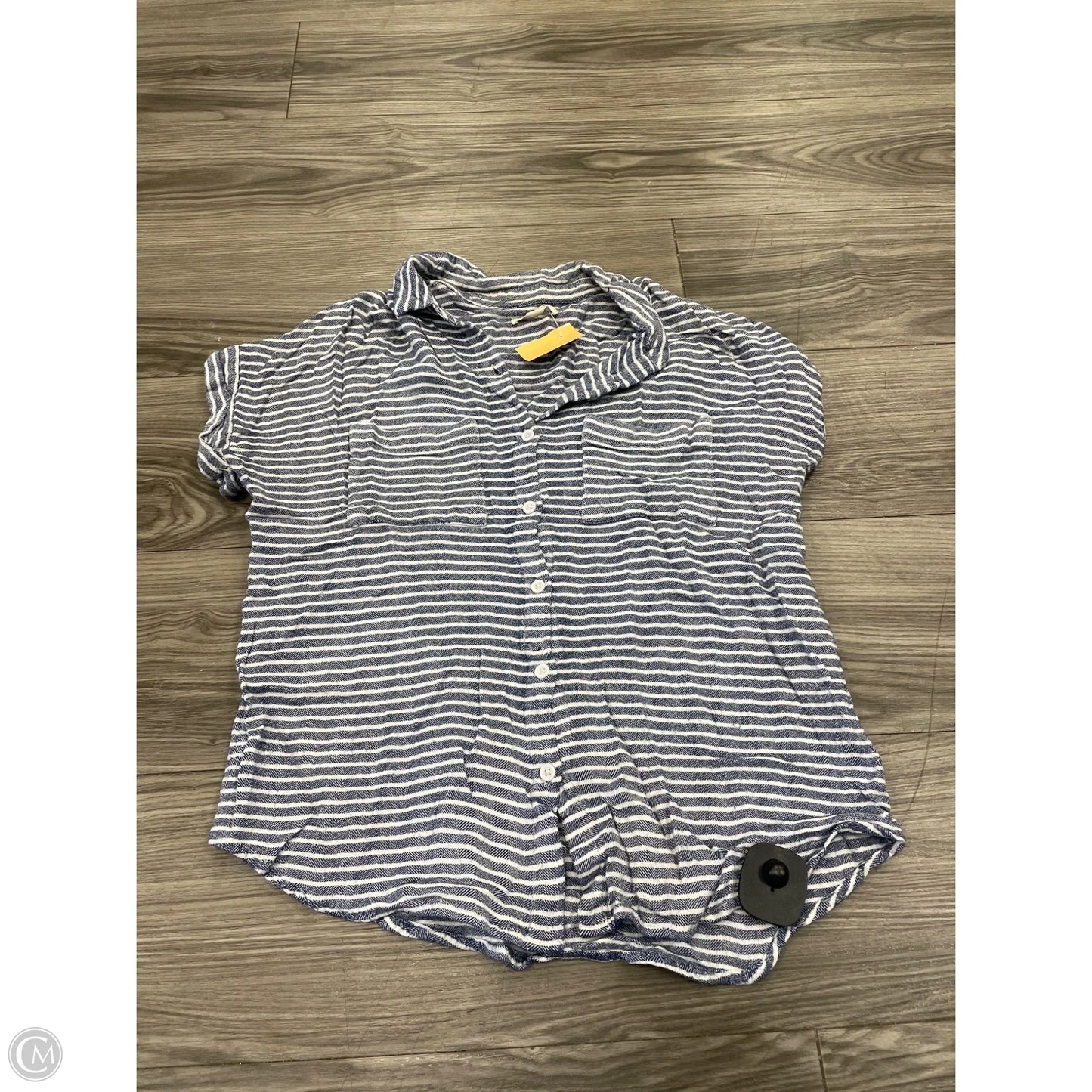 Top Short Sleeve By Beachlunchlounge In Striped Pattern, Size: M