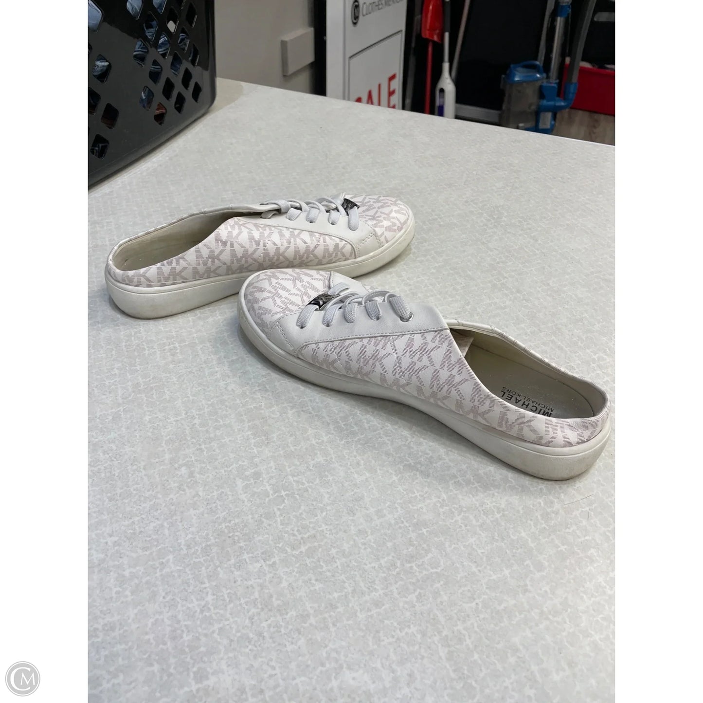 Shoes Designer By Michael Kors In White, Size: 5