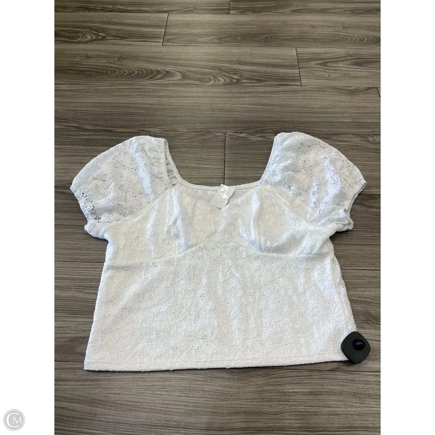 Top Short Sleeve By Clothes Mentor In White, Size: Xxl