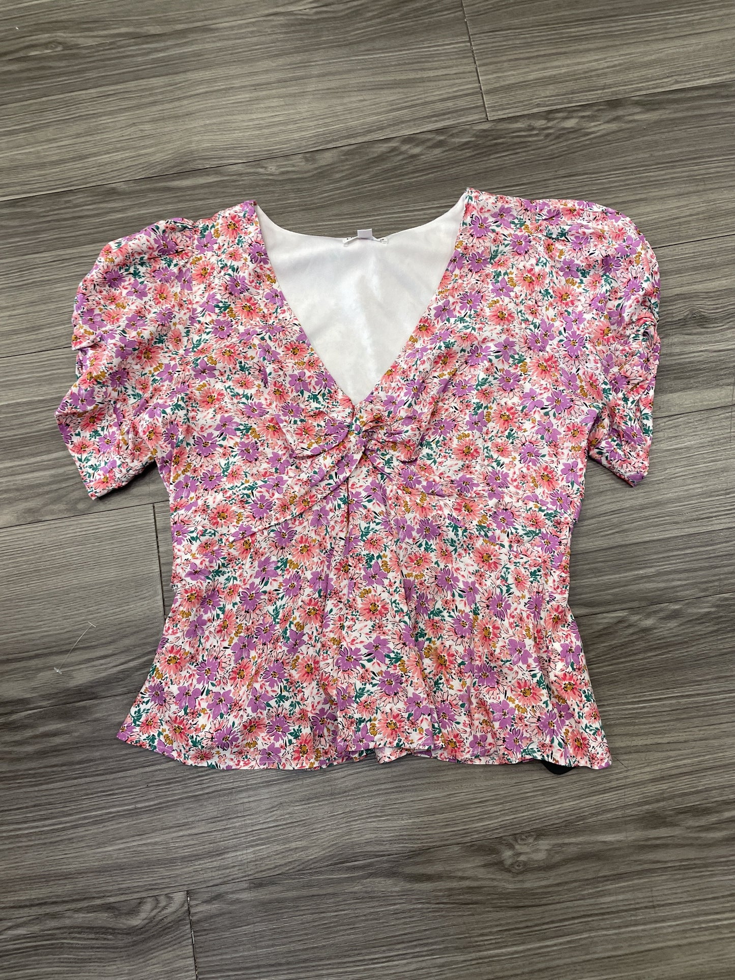 Top Short Sleeve By Clothes Mentor Size: L