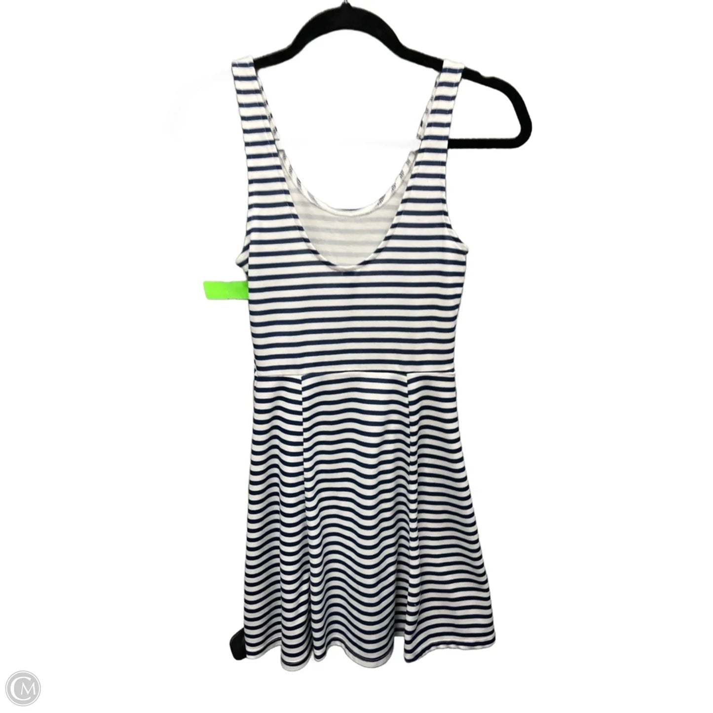 Dress Casual Short By Divided In Striped Pattern, Size: S