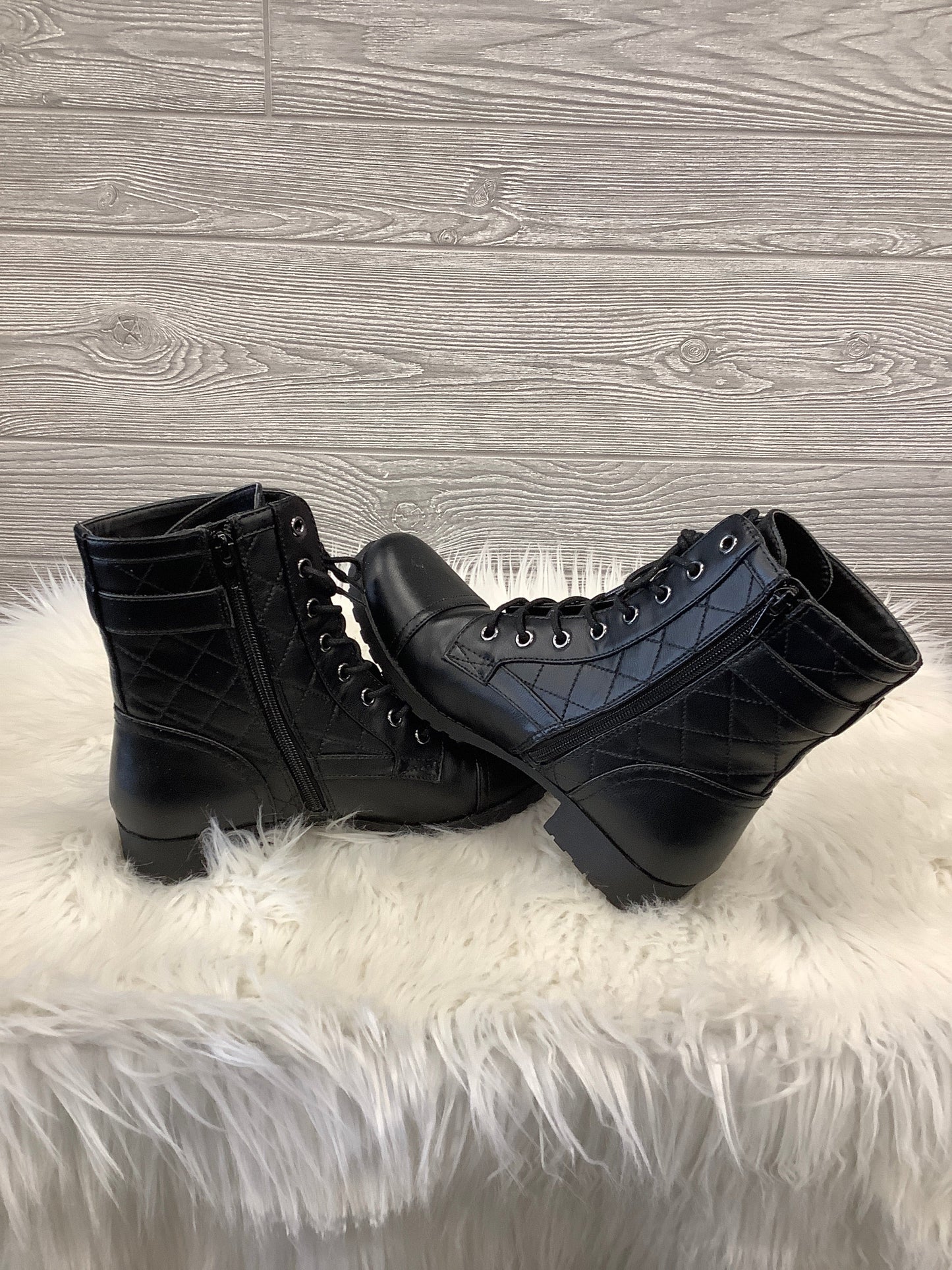 Boots Combat By Clothes Mentor Size: 7.5